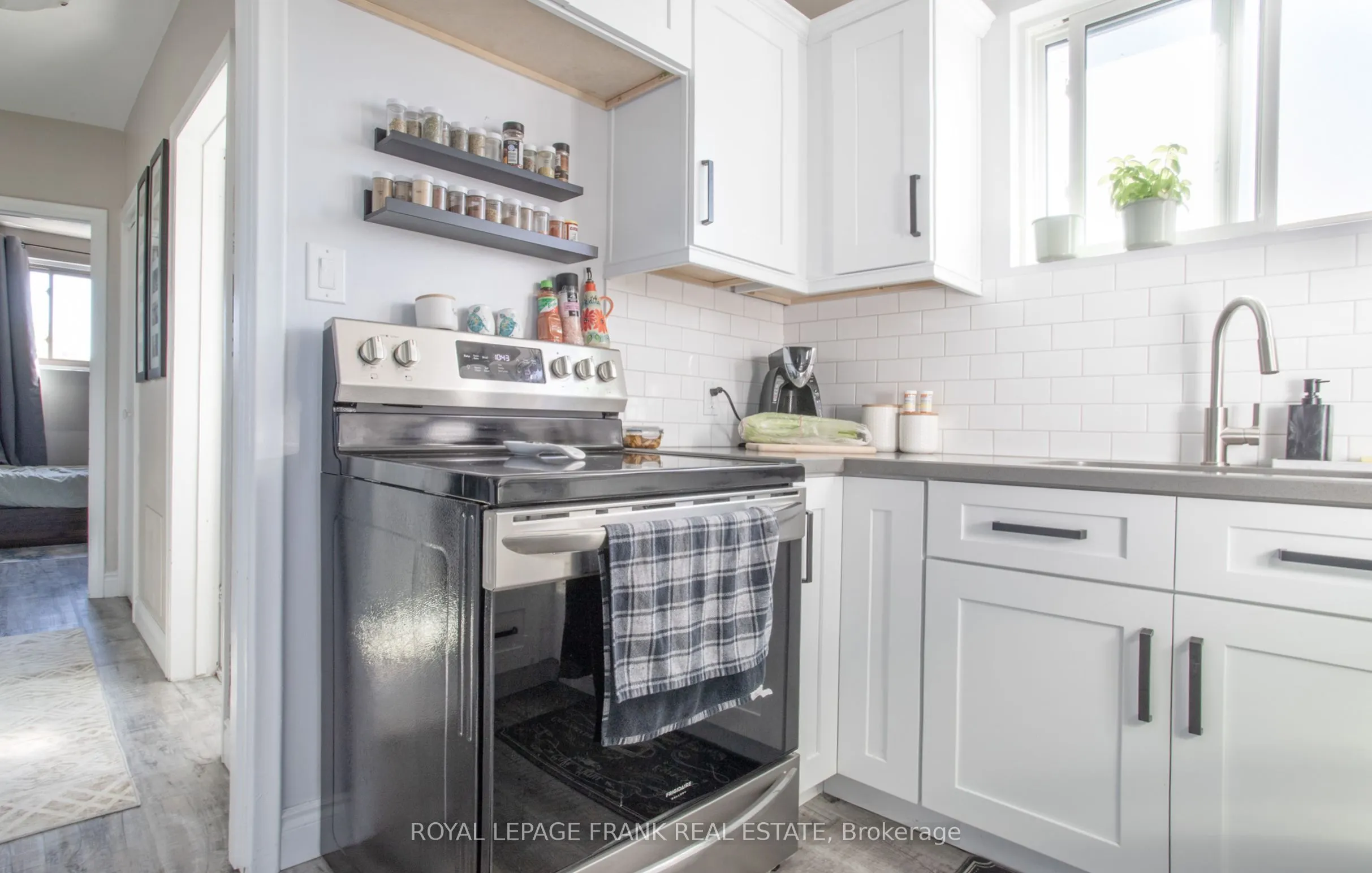 203 Oshawa Boulevard S