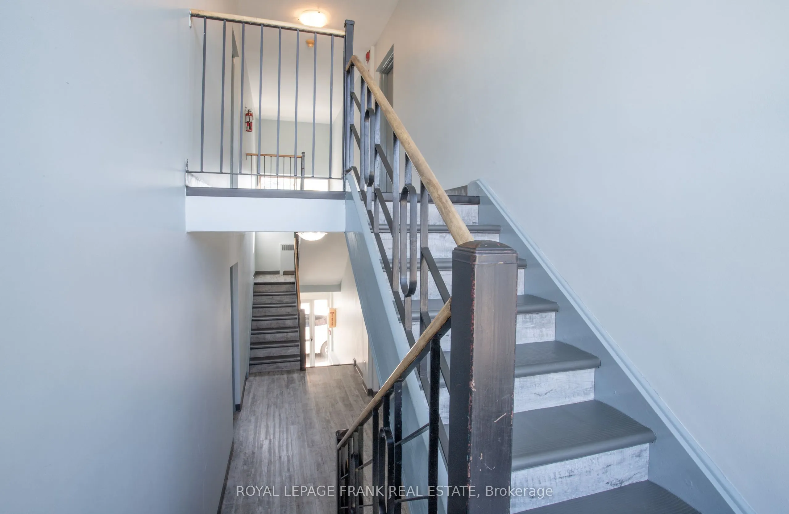 203 Oshawa Boulevard S