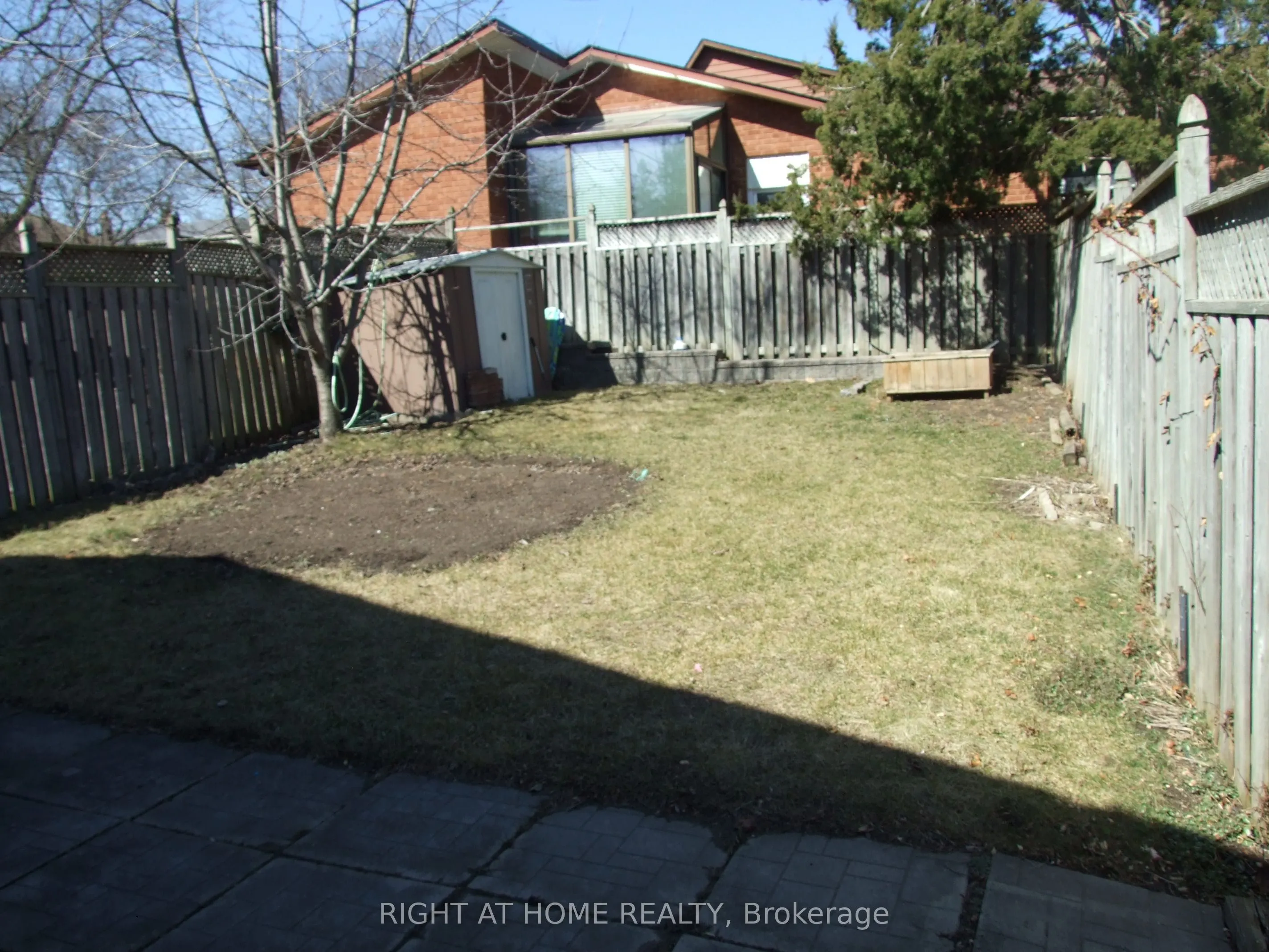 53 Renfield Crescent