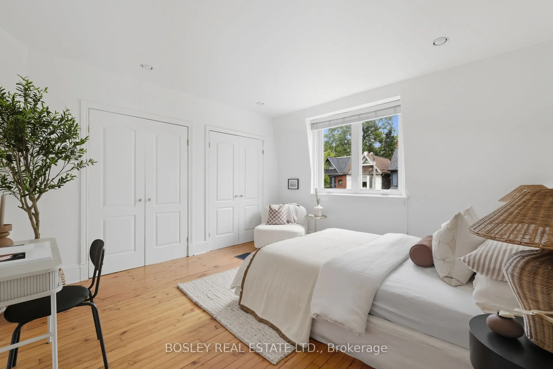 90 Withrow Avenue