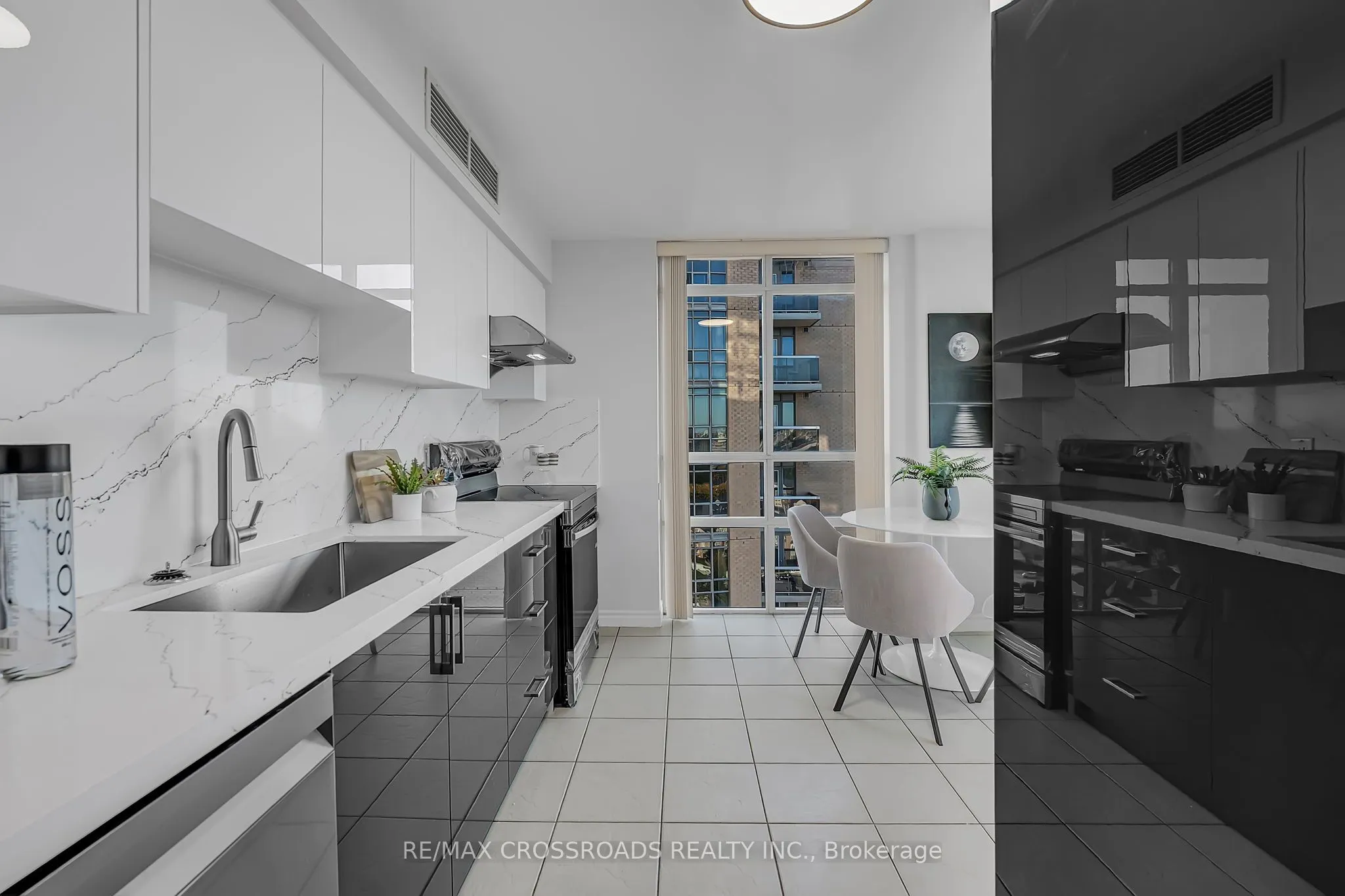 8 Mondeo Drive, #1307