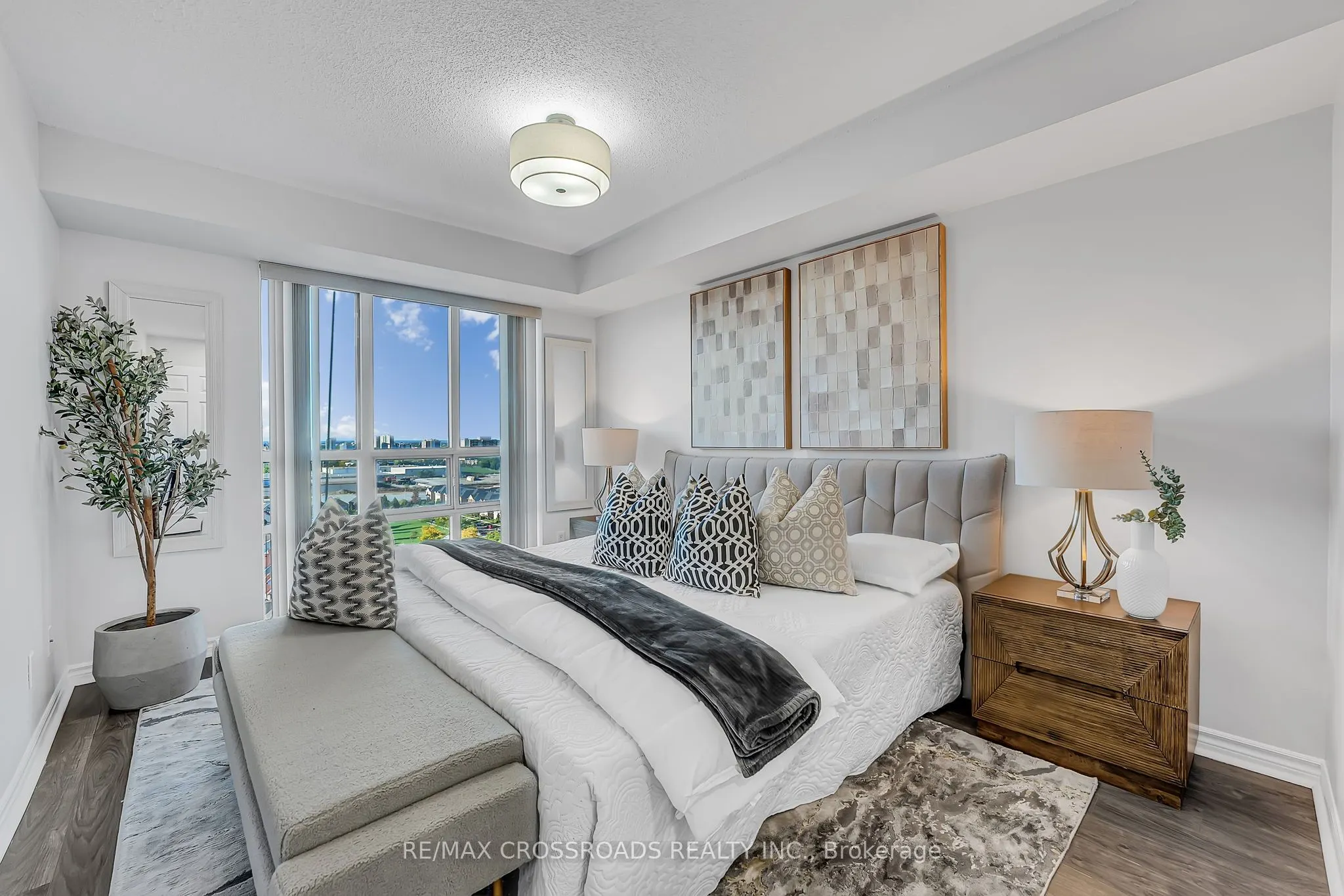 8 Mondeo Drive, #1307