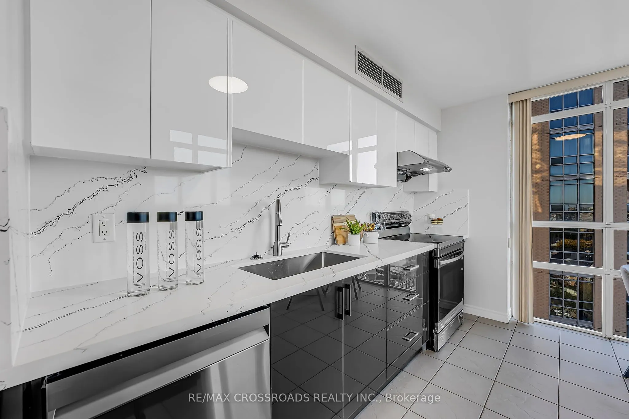 8 Mondeo Drive, #1307
