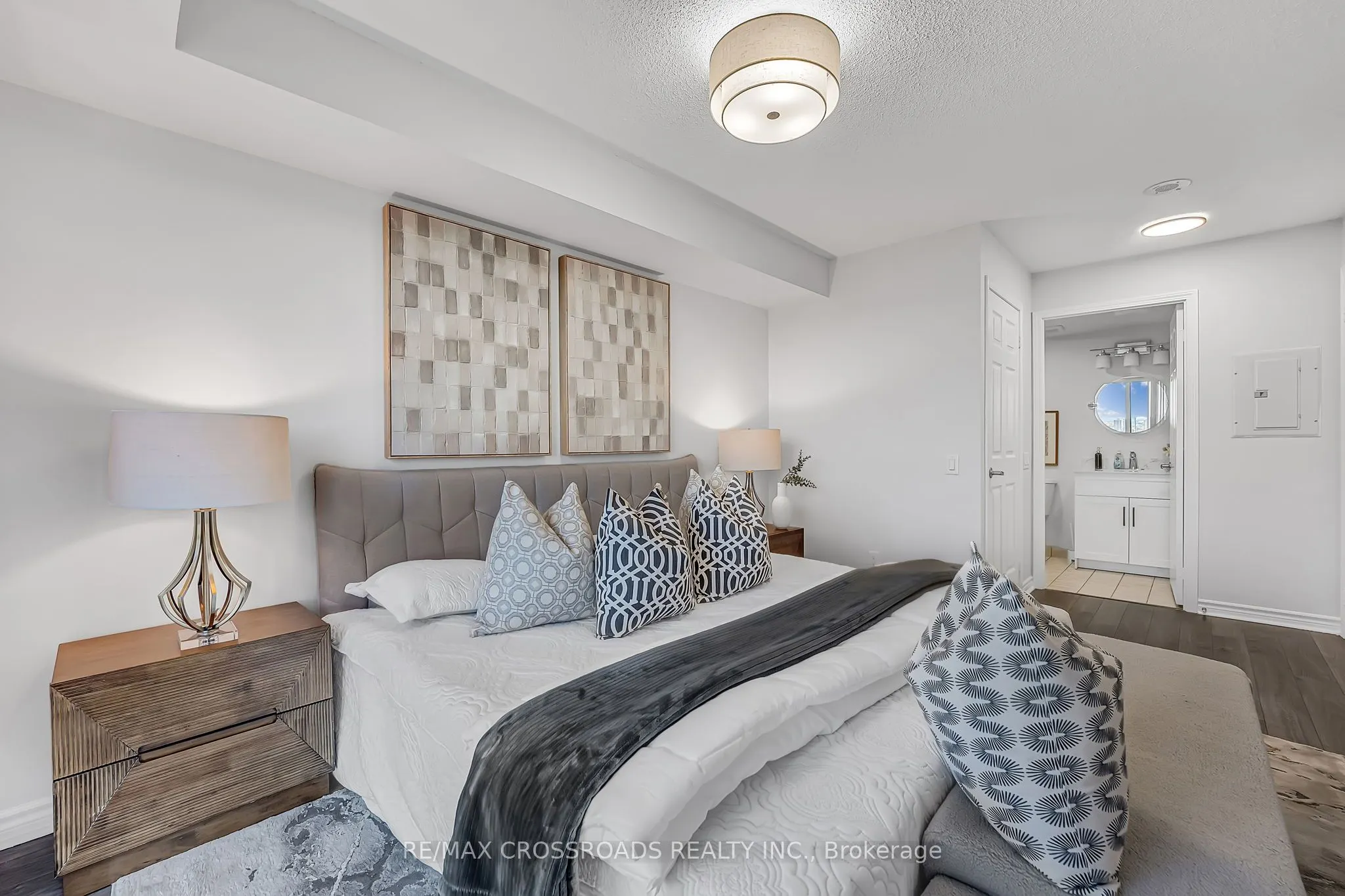 8 Mondeo Drive, #1307