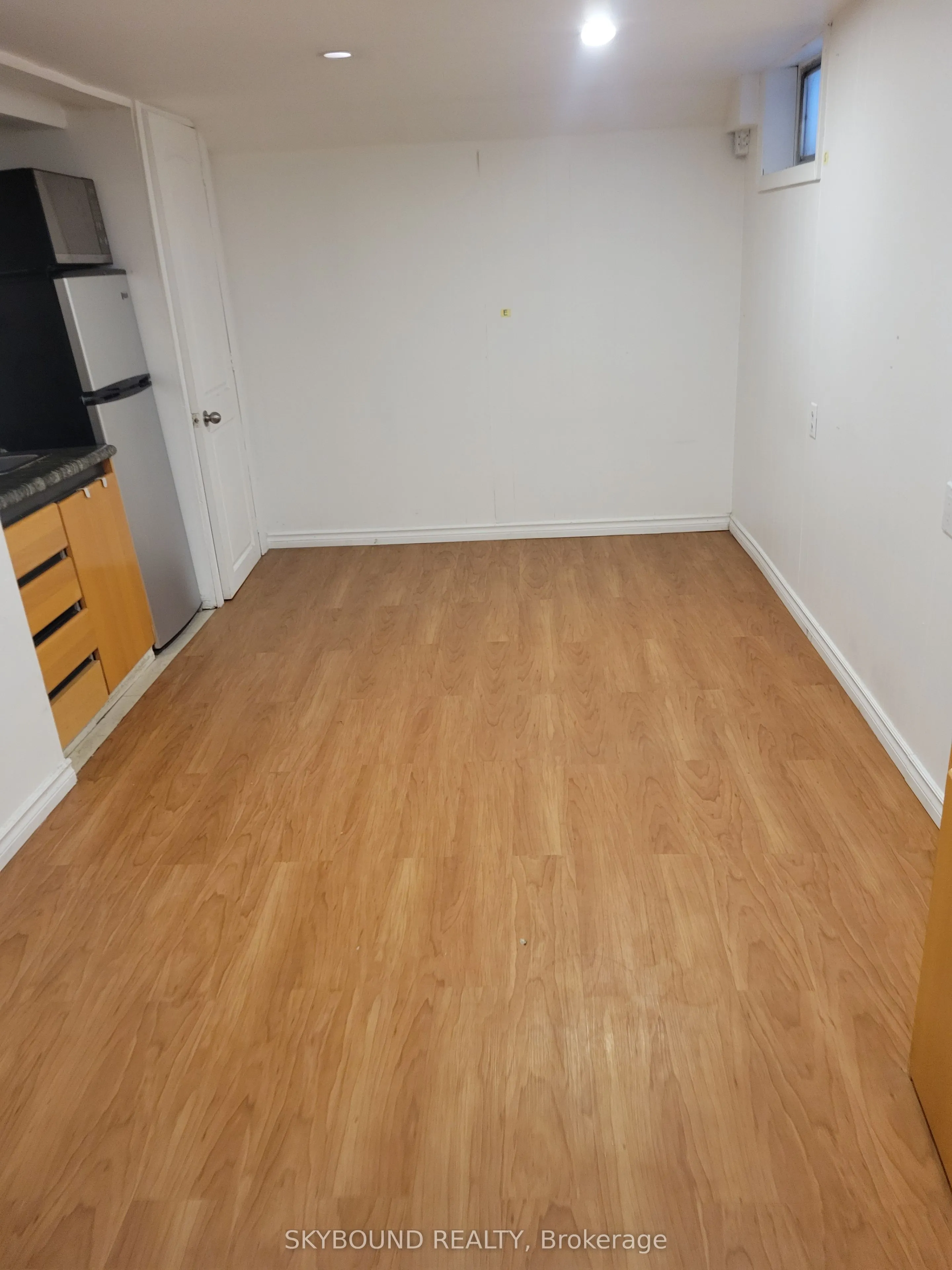 746 Coxwell Avenue, ##5