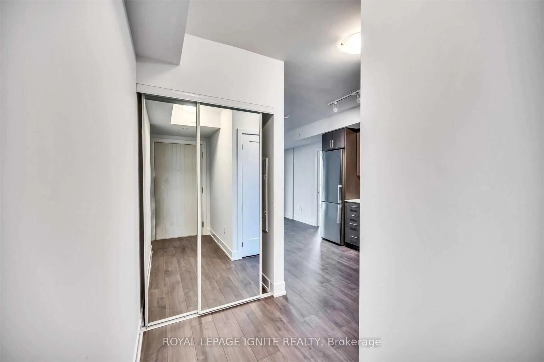 2550 Simcoe Street N, #905