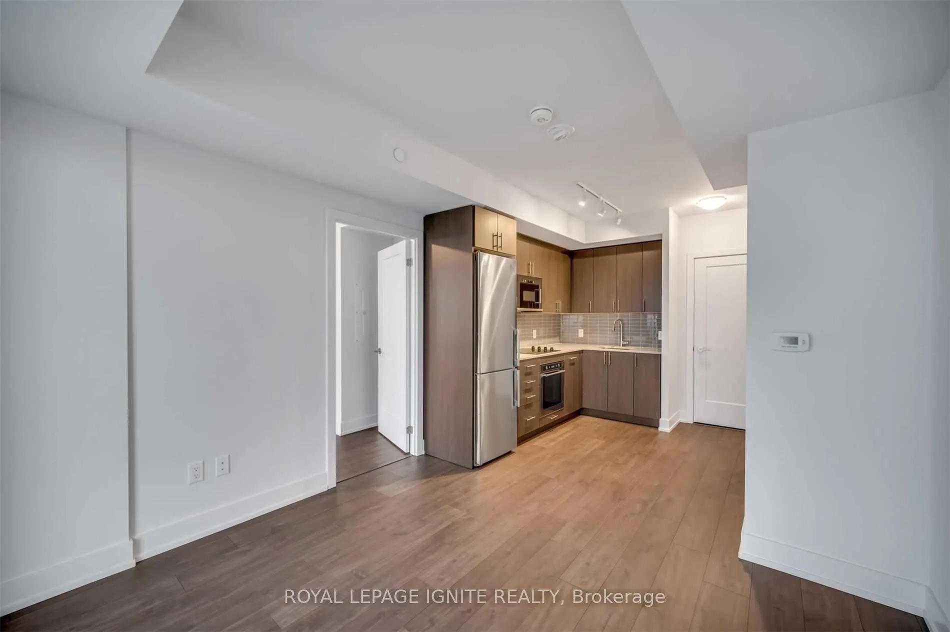 2550 Simcoe Street N, #905