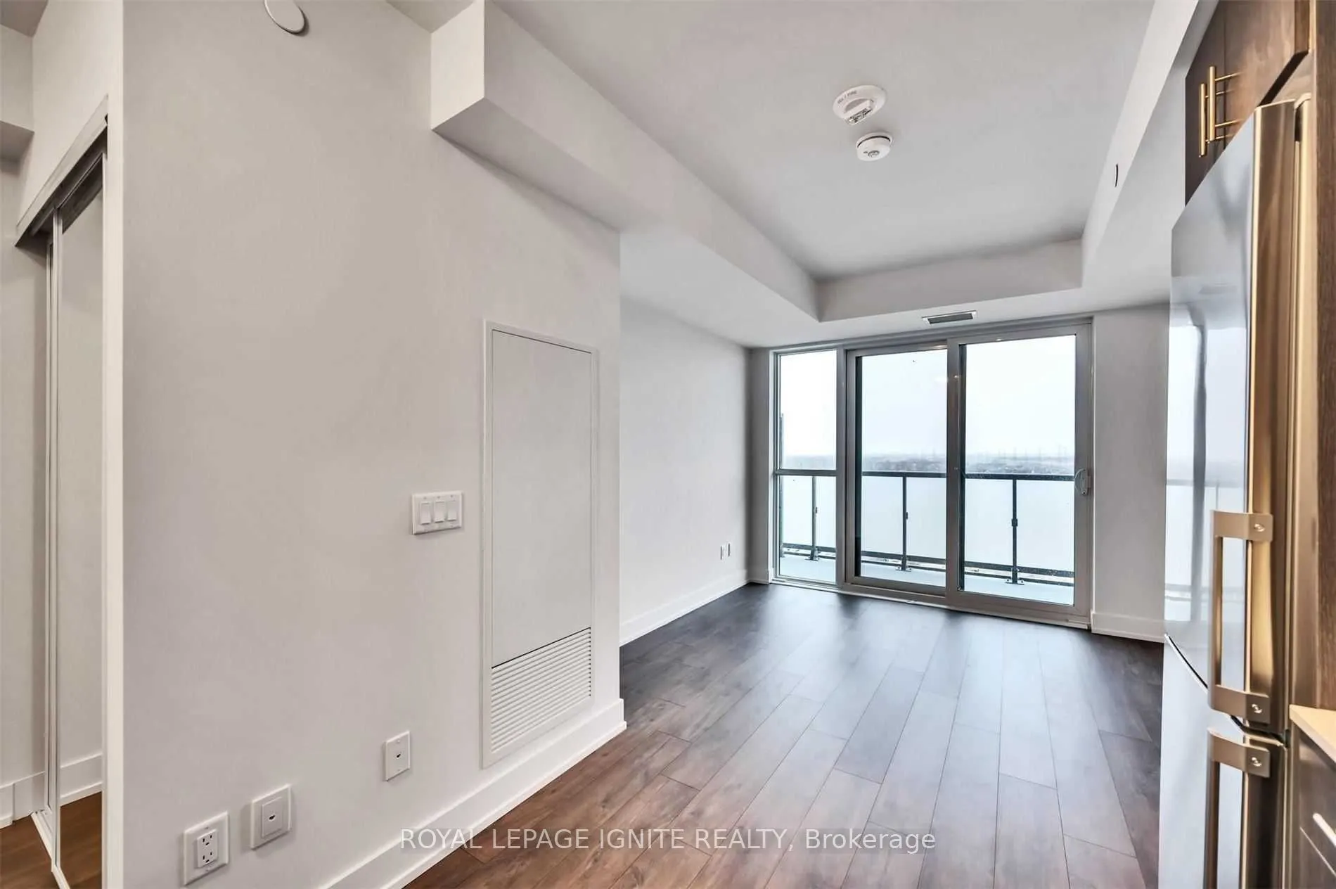 2550 Simcoe Street N, #905