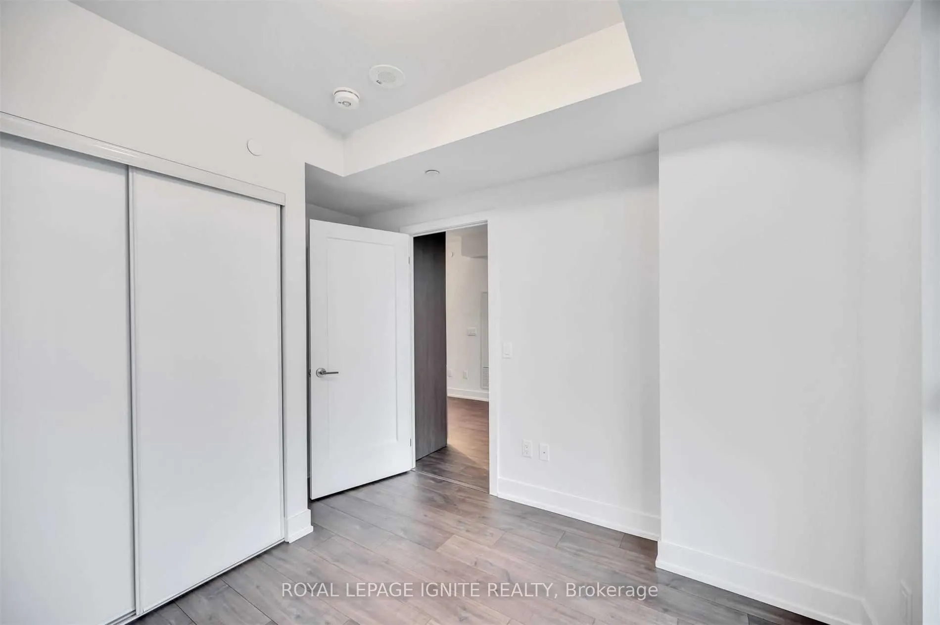 2550 Simcoe Street N, #905