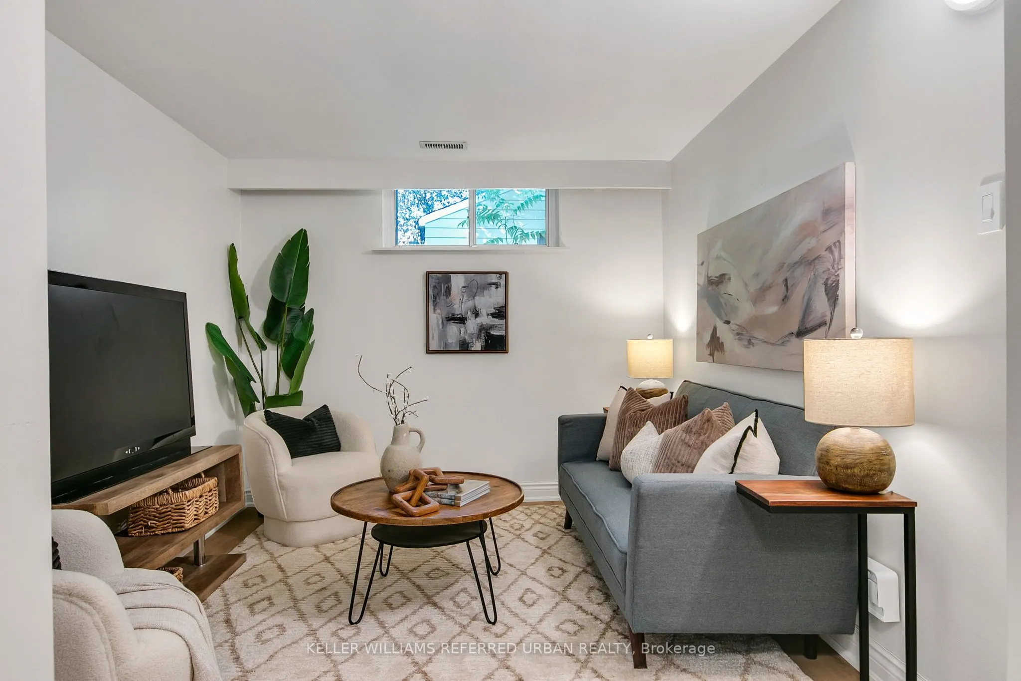 106 Leyton Avenue
