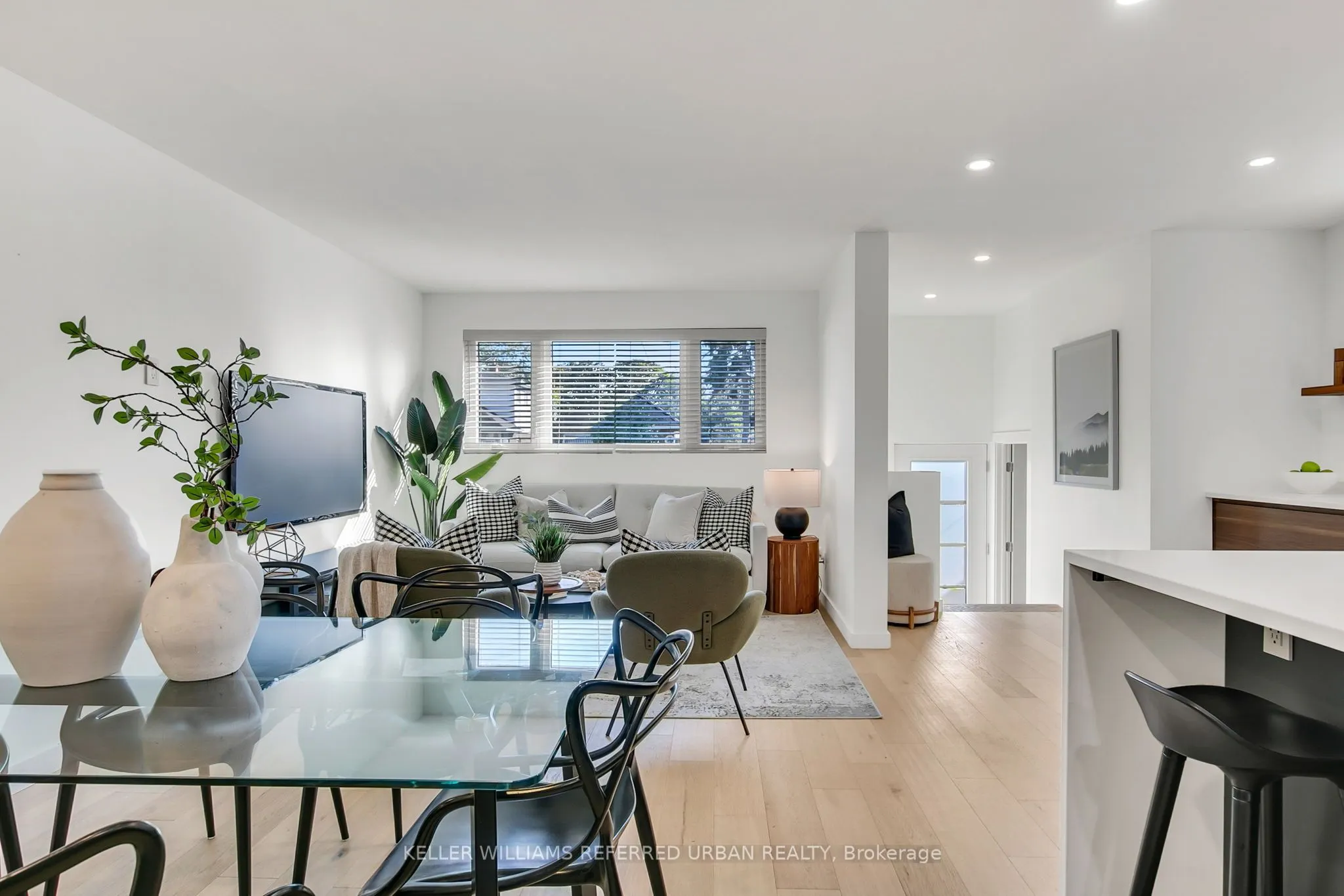 106 Leyton Avenue