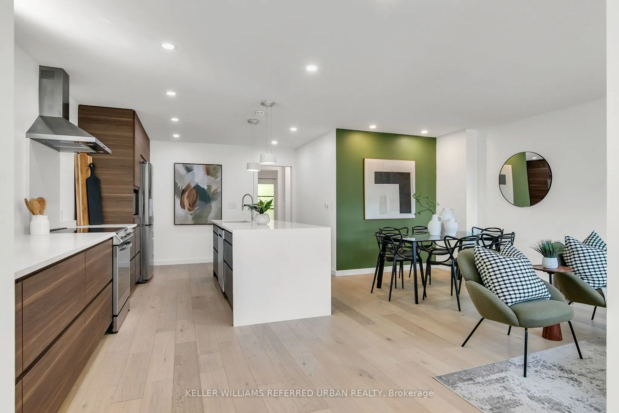 106 Leyton Avenue