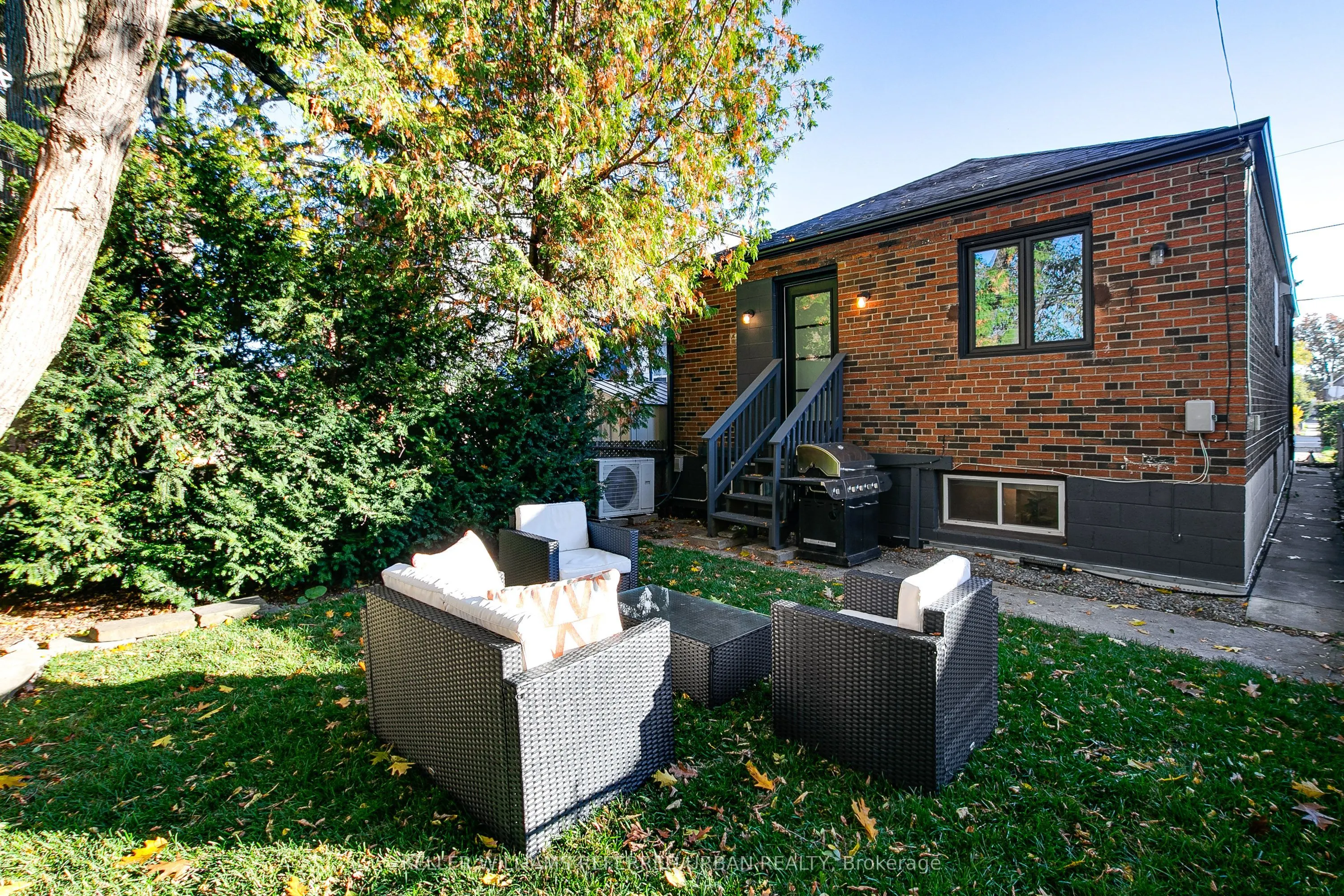 106 Leyton Avenue