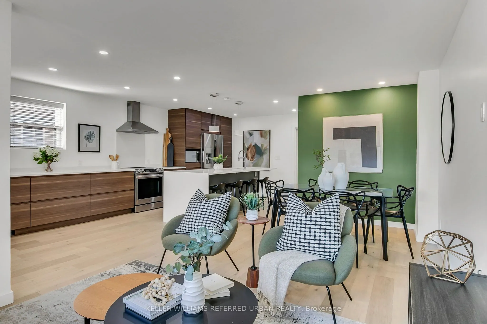 106 Leyton Avenue