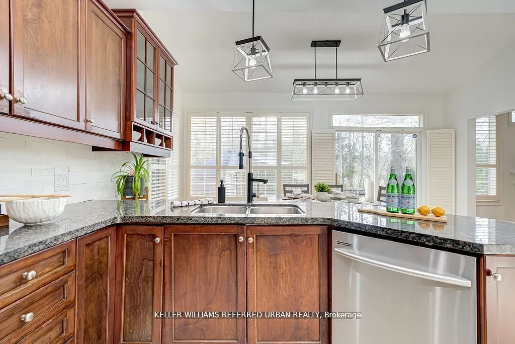 2 Thistledown Crescent