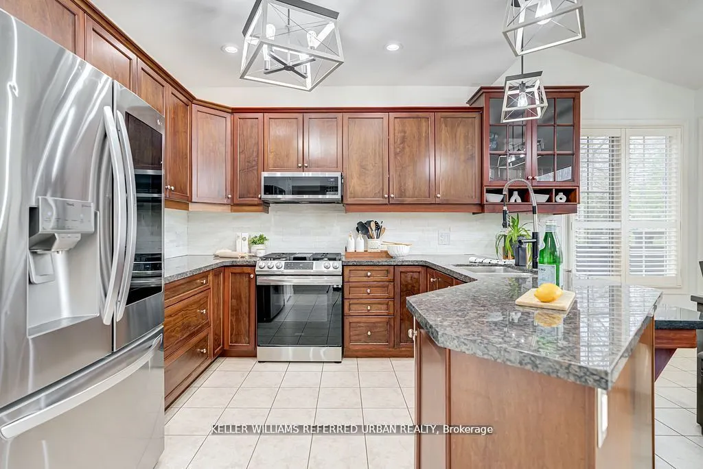 2 Thistledown Crescent