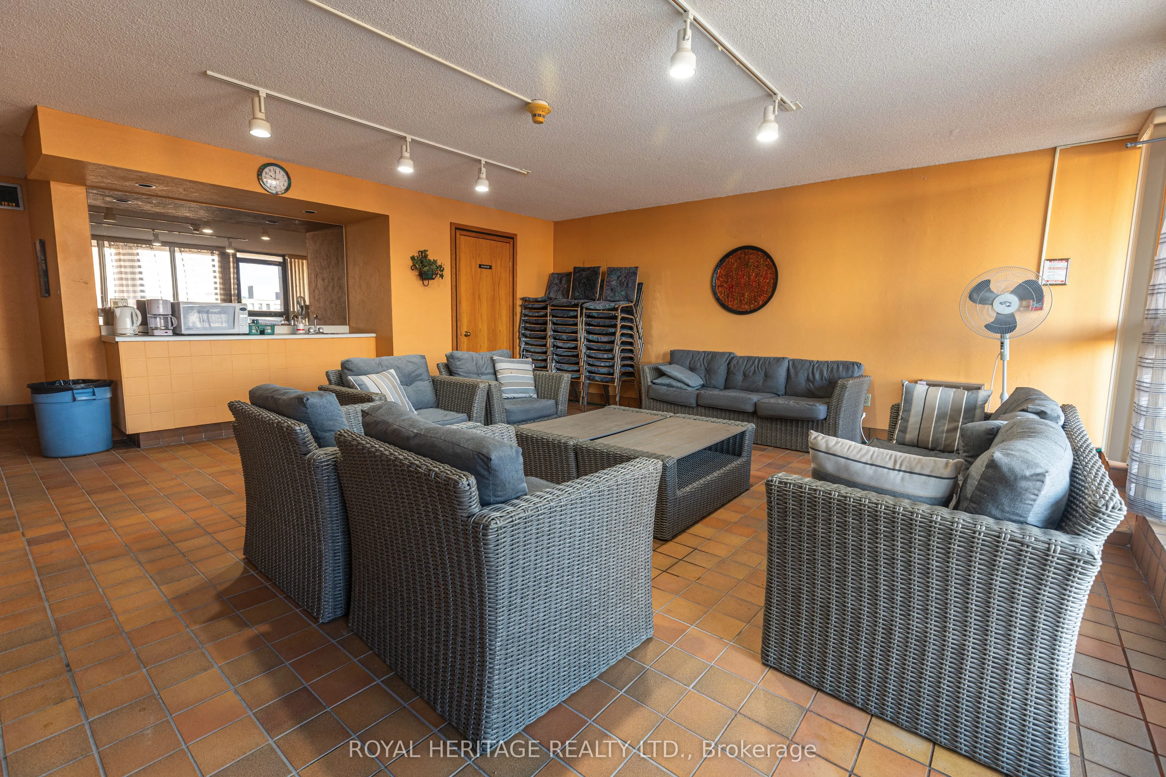 80 Athol Street, #201