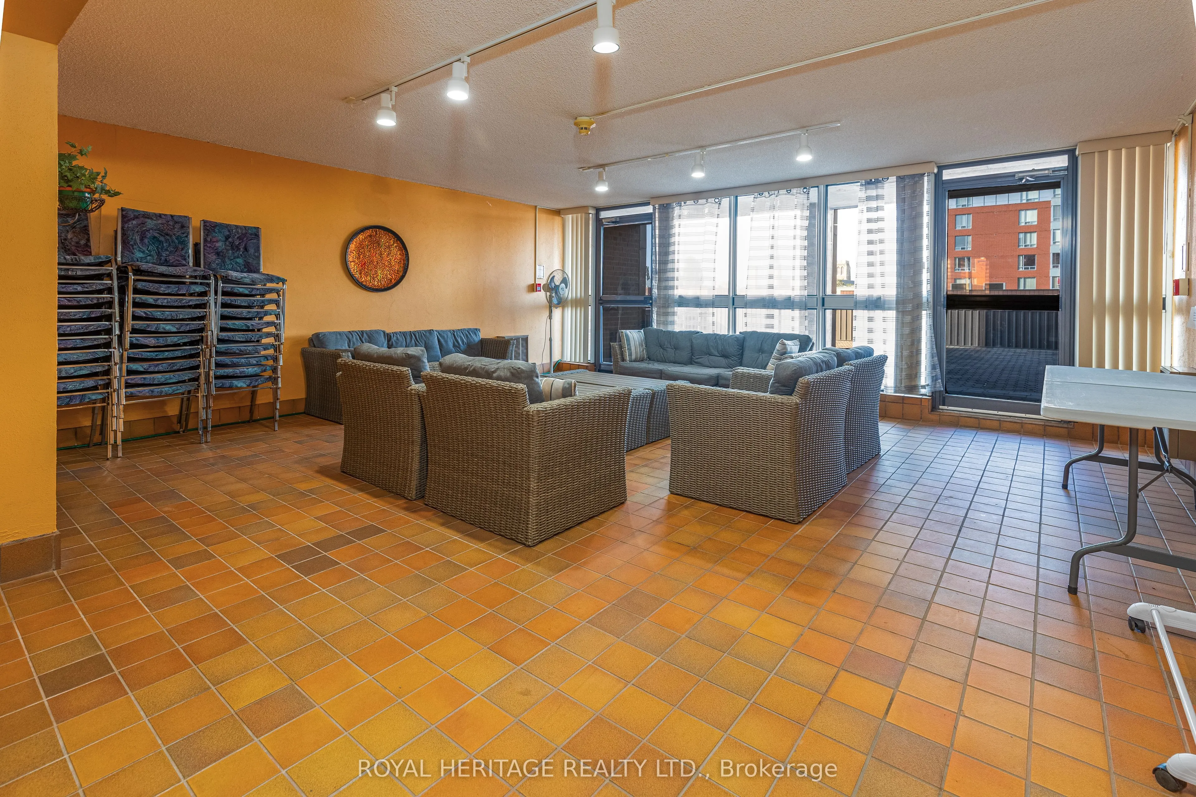 80 Athol Street, #201