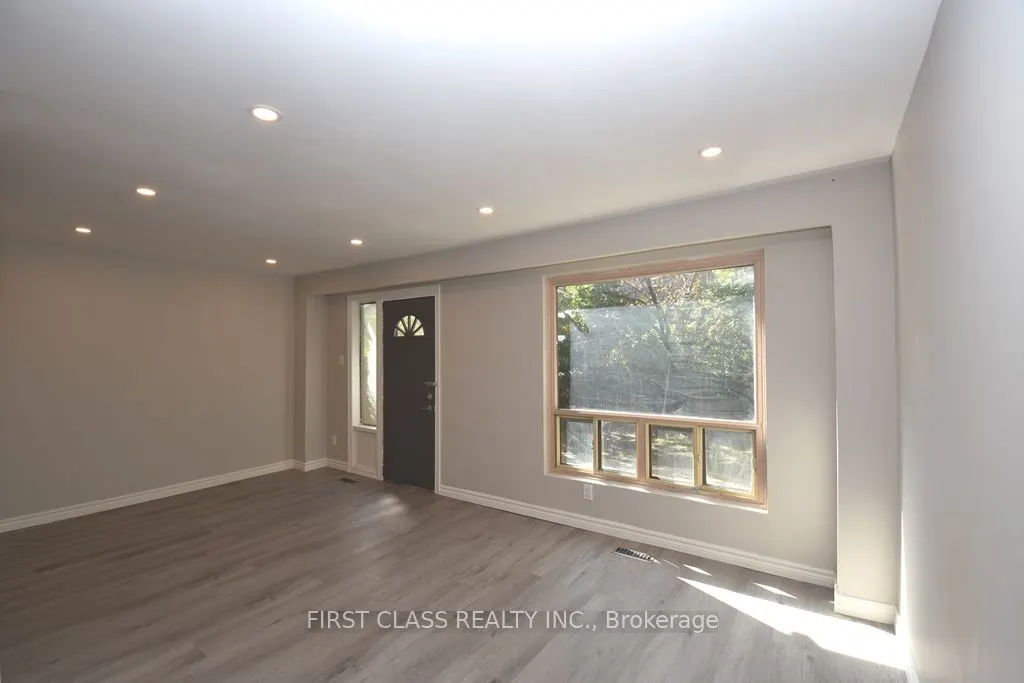 58 Bradstone Square