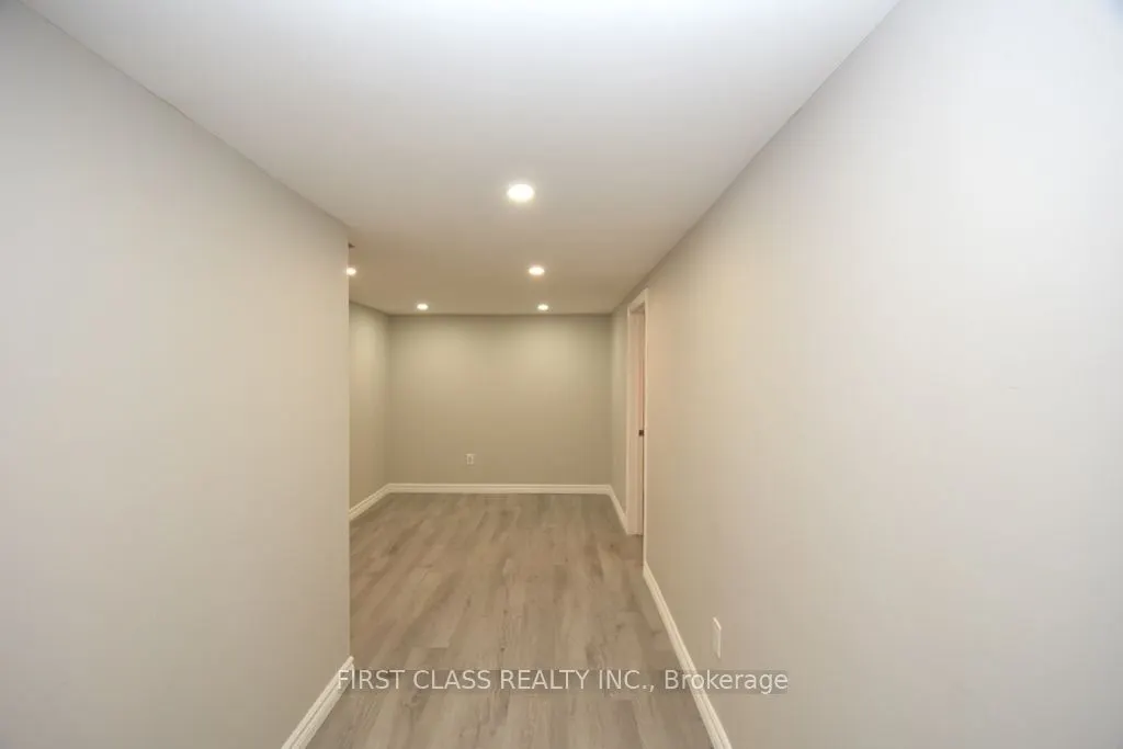 58 Bradstone Square