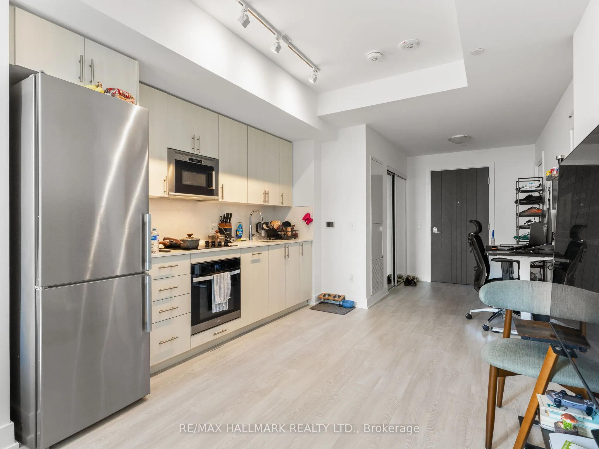 2545 Simcoe Street, #PH20