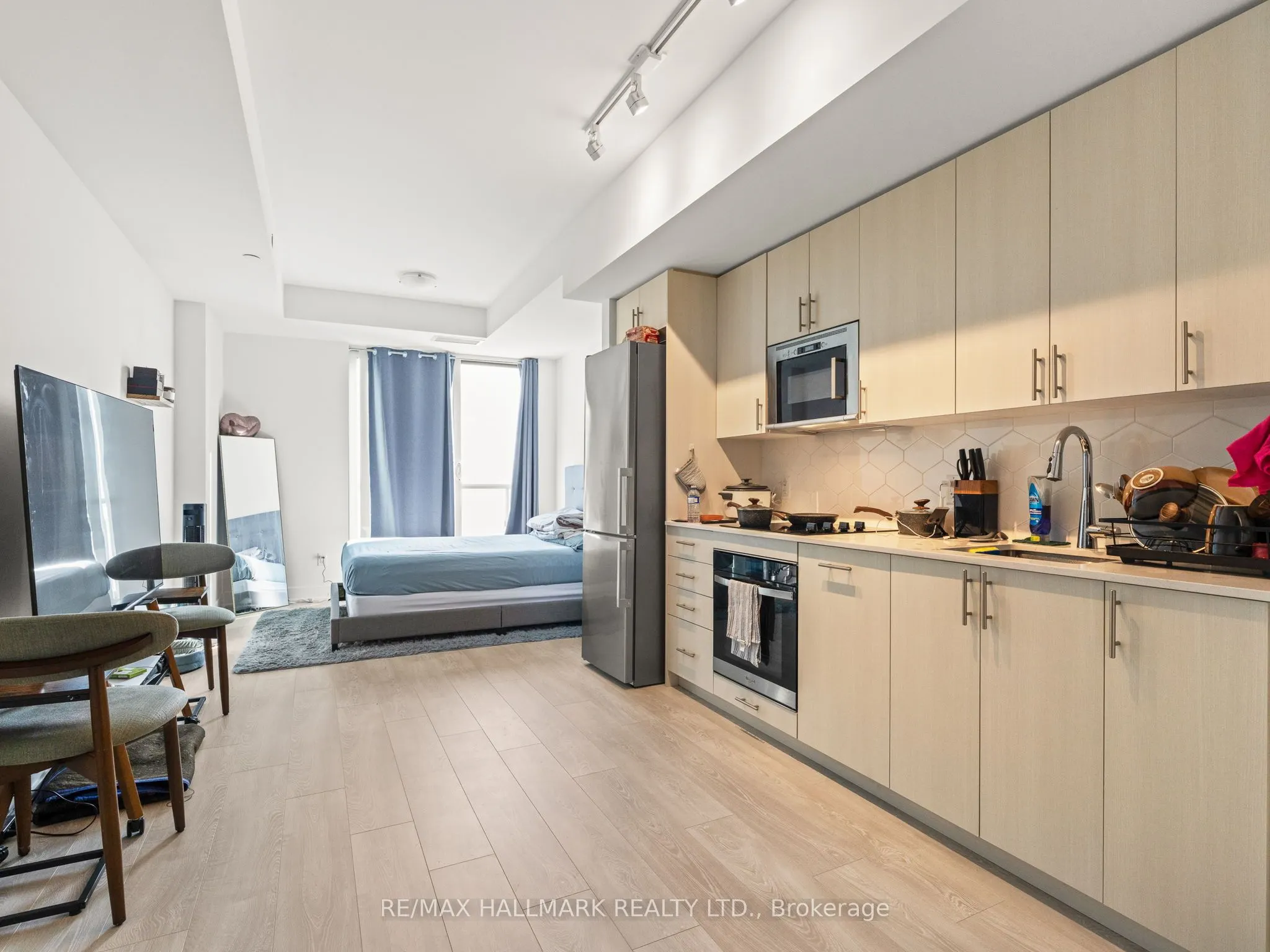 2545 Simcoe Street, #PH20