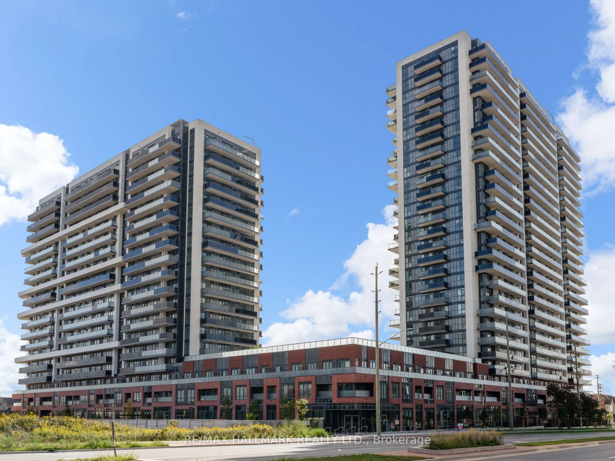 2545 Simcoe Street, #PH20