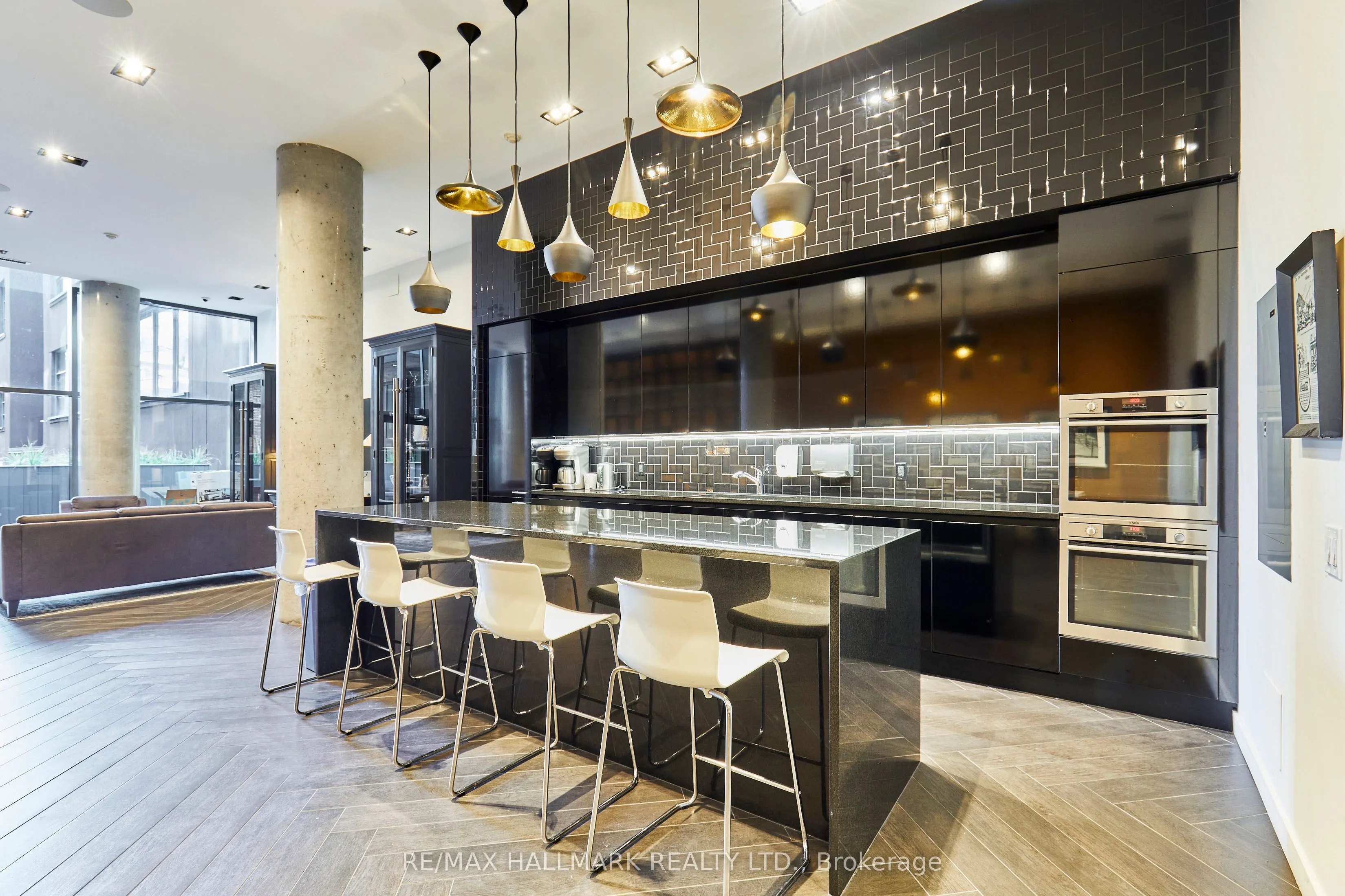 90 Broadview Avenue, #211