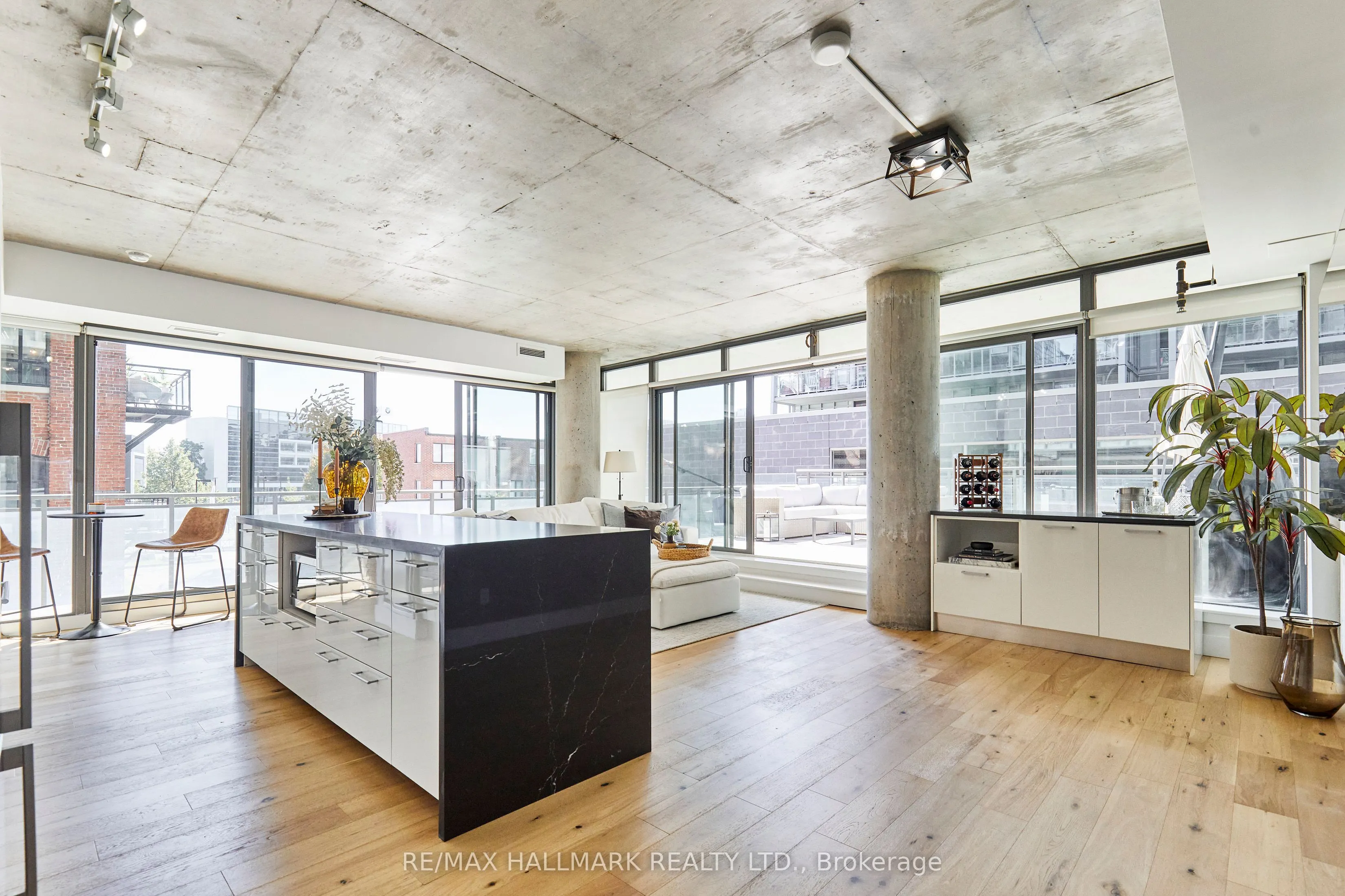 90 Broadview Avenue, #211