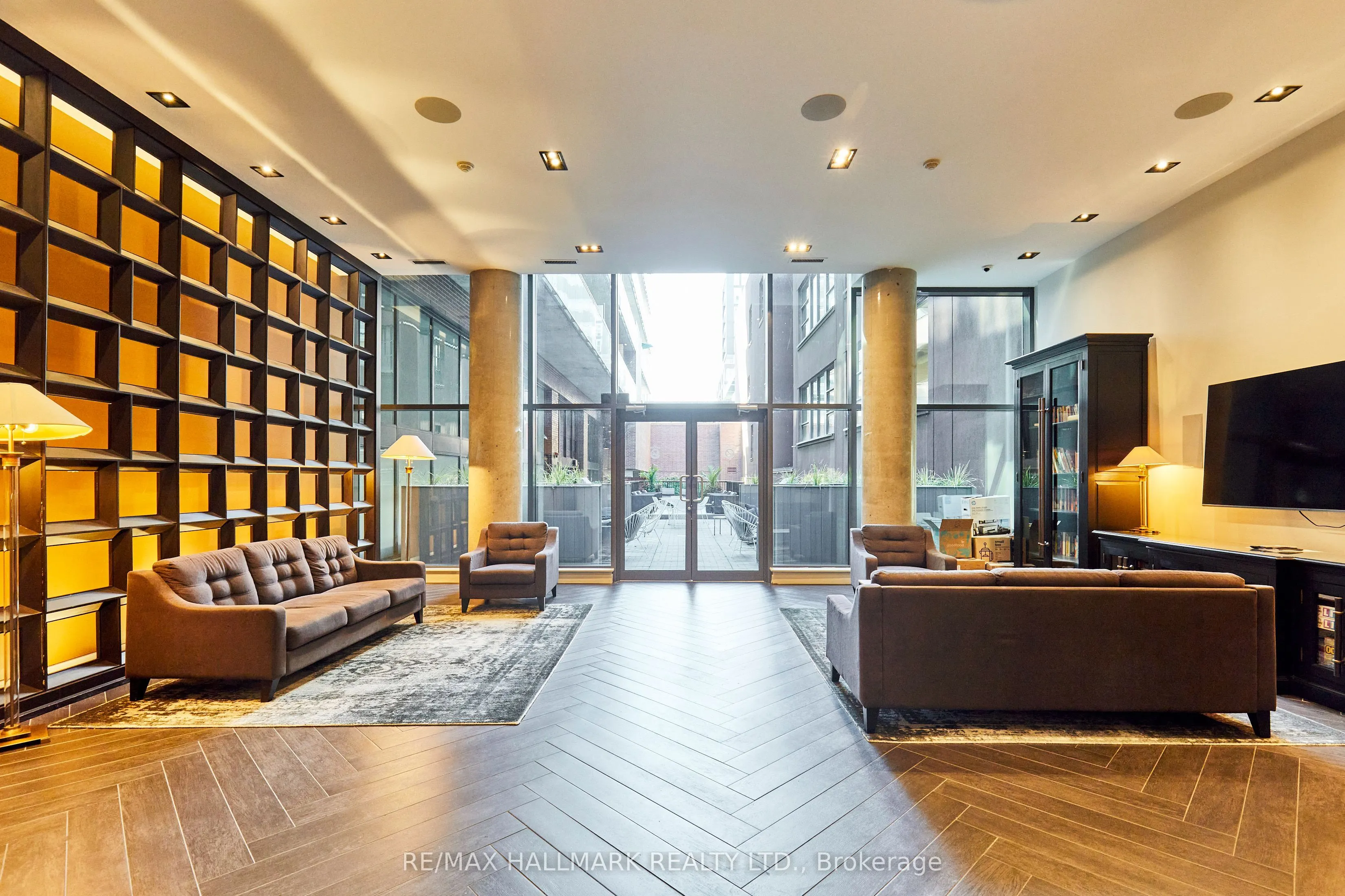 90 Broadview Avenue, #211