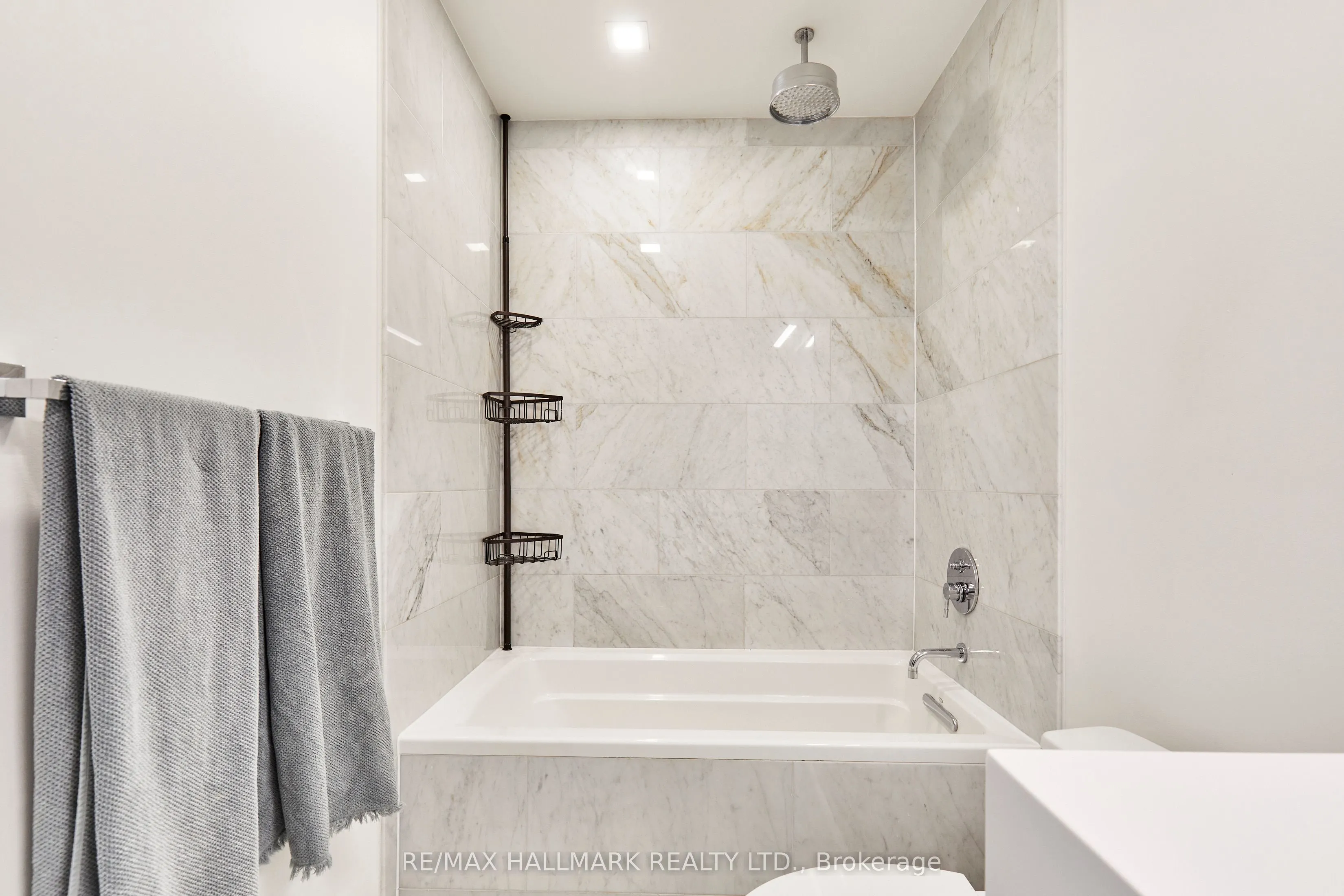 90 Broadview Avenue, #211