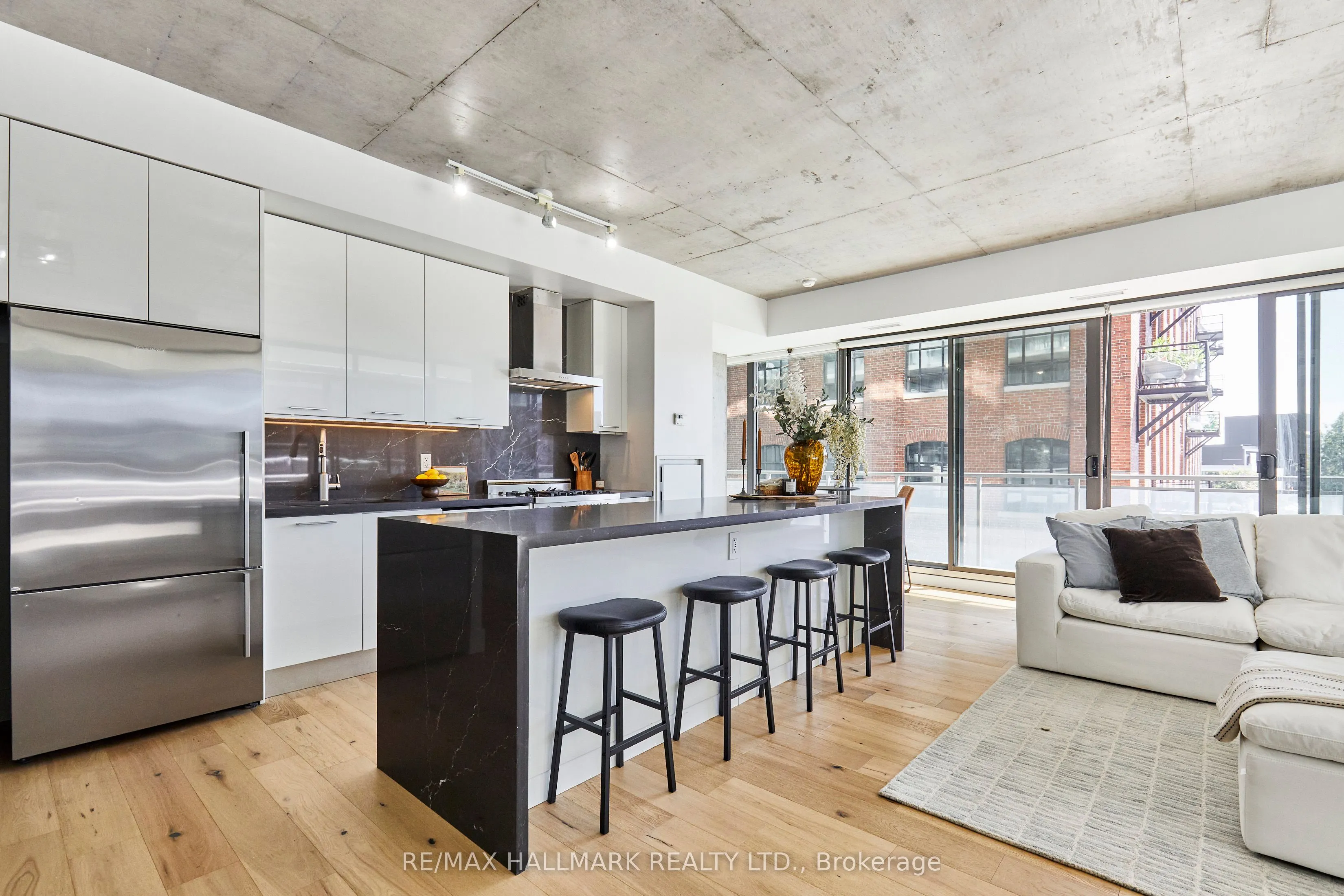 90 Broadview Avenue, #211