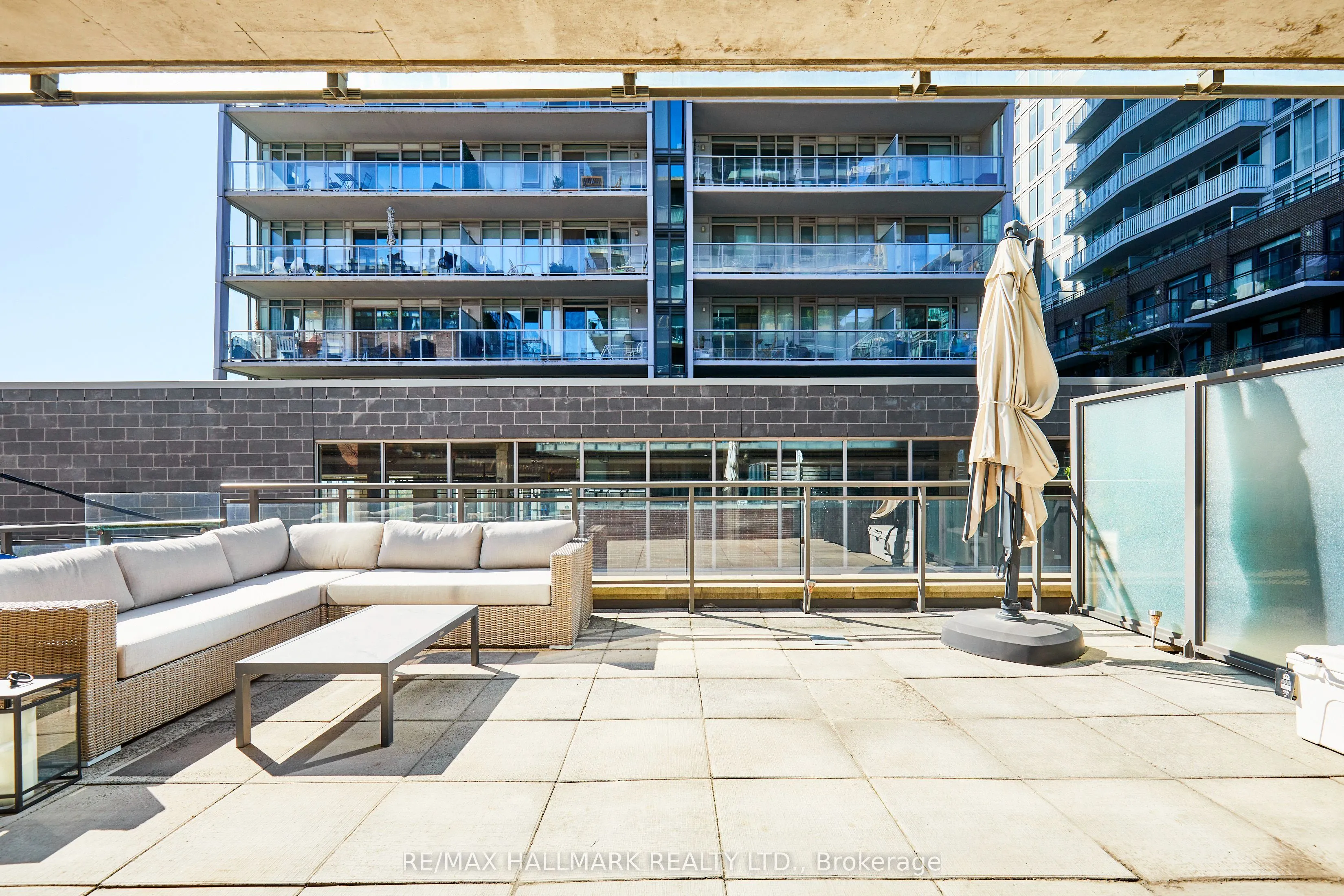 90 Broadview Avenue, #211