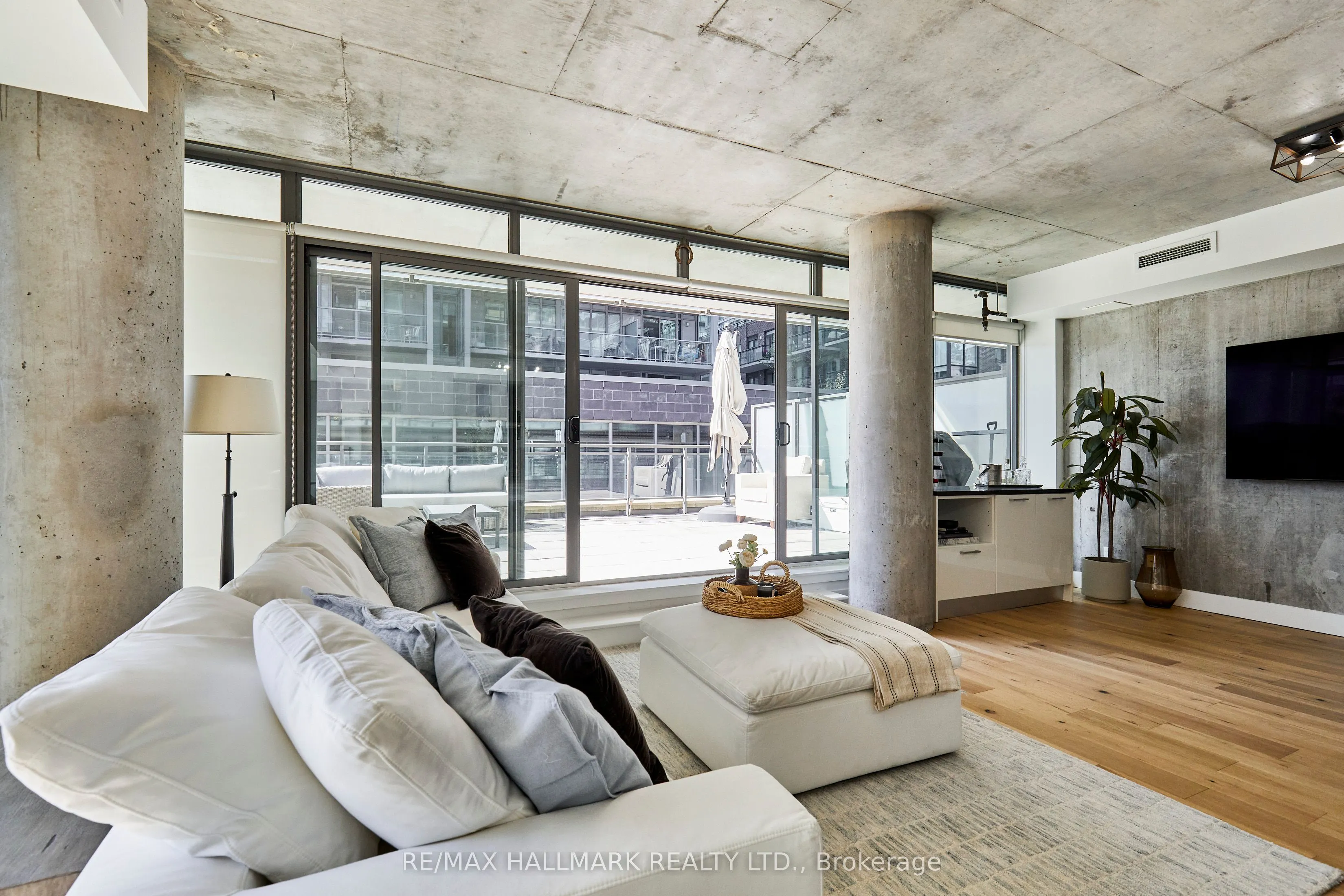 90 Broadview Avenue, #211