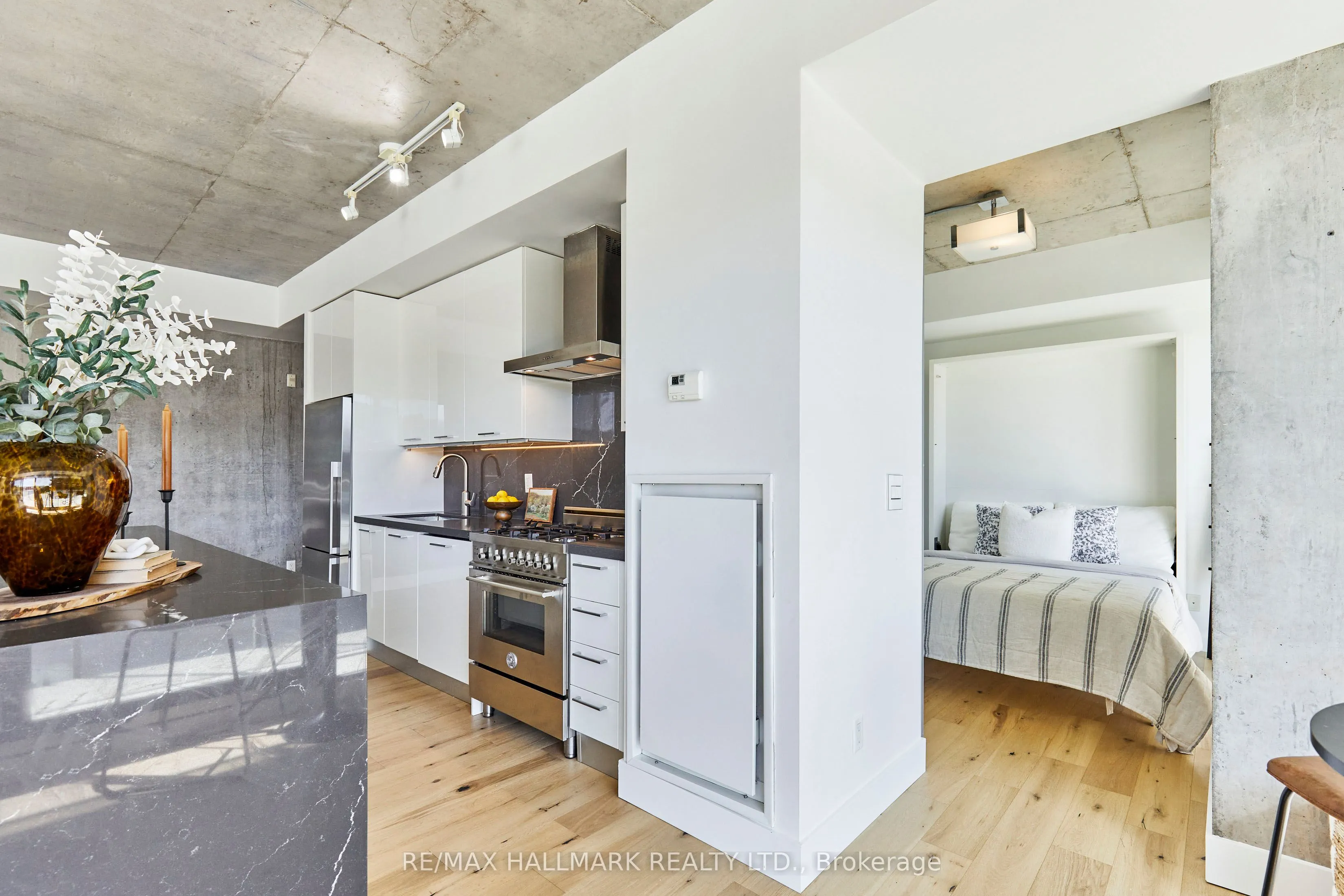 90 Broadview Avenue, #211