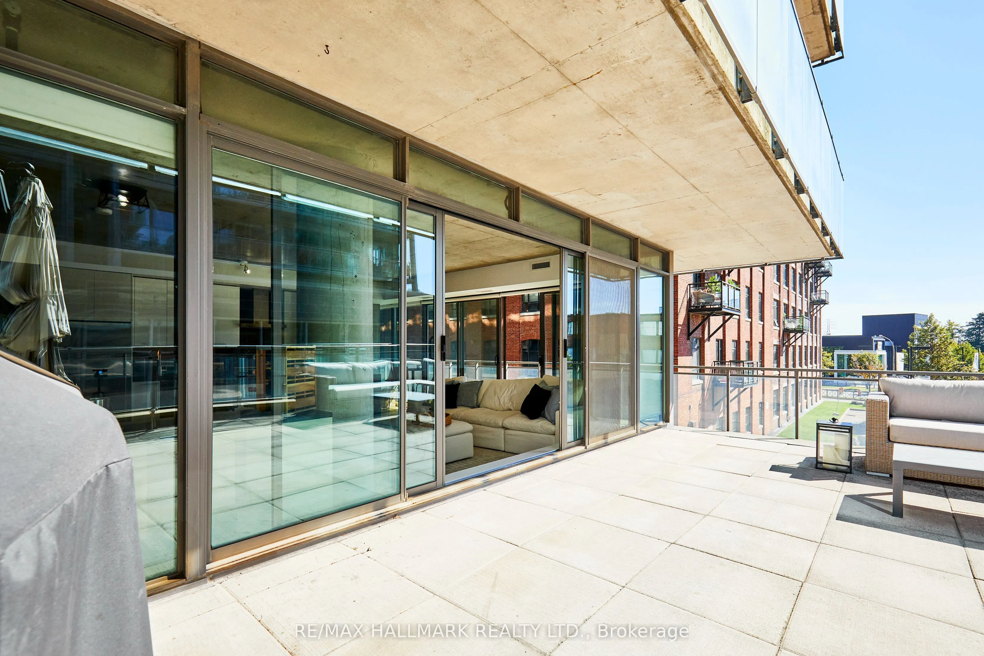 90 Broadview Avenue, #211