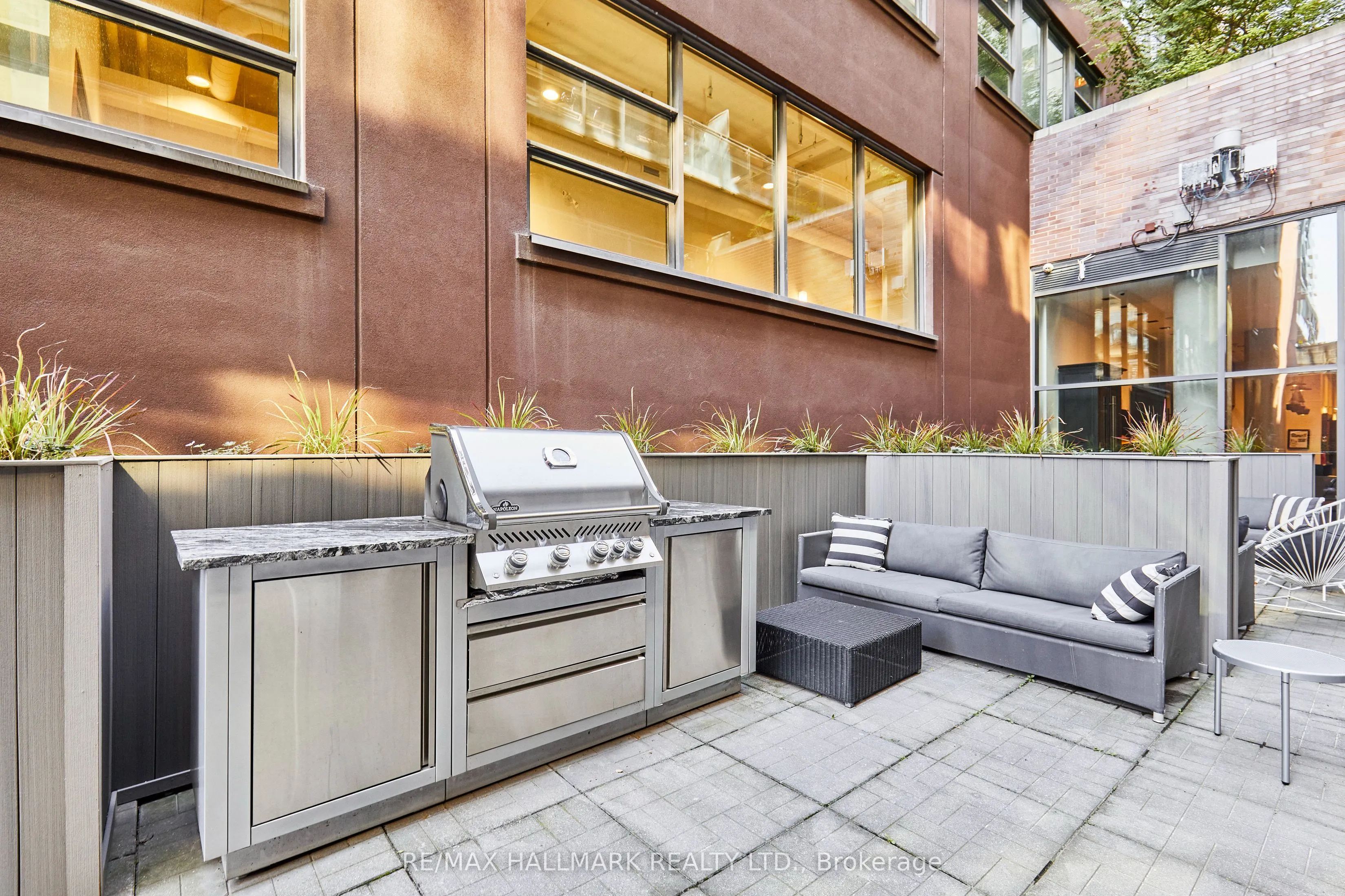 90 Broadview Avenue, #211