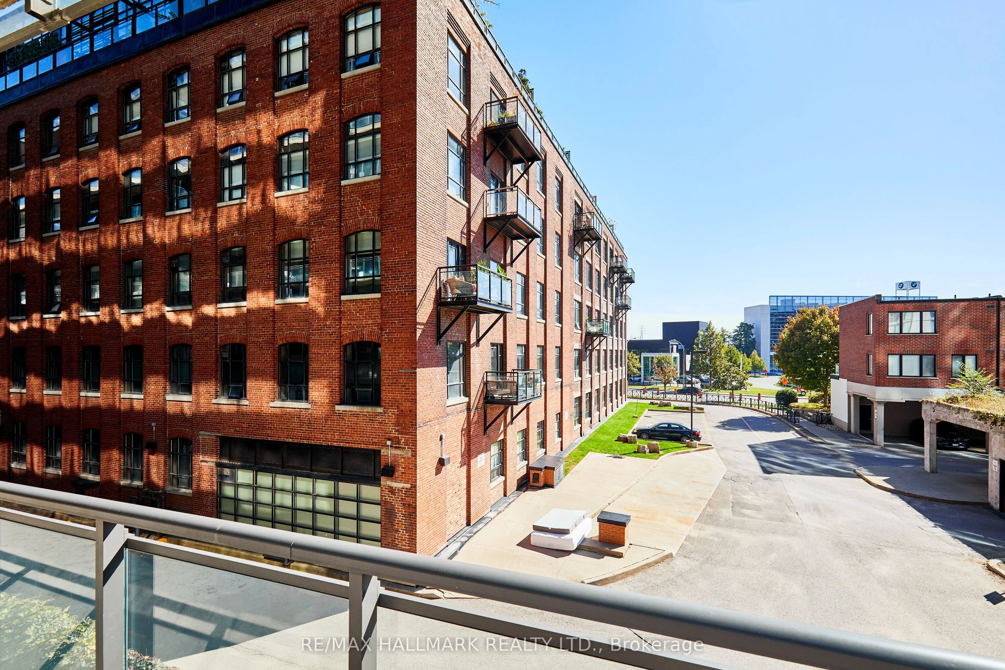 90 Broadview Avenue, #211