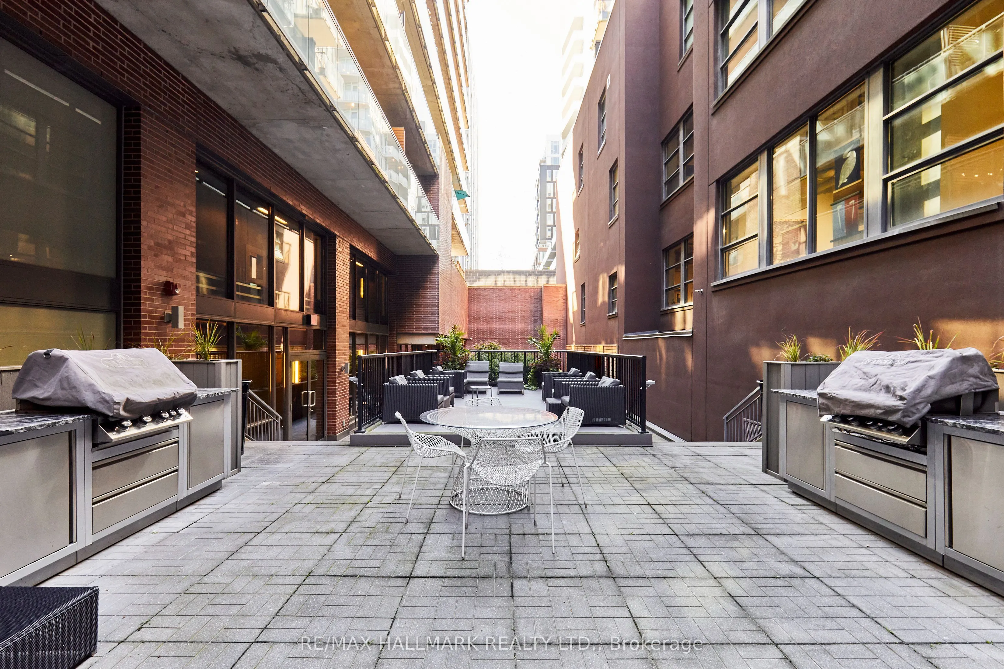 90 Broadview Avenue, #211