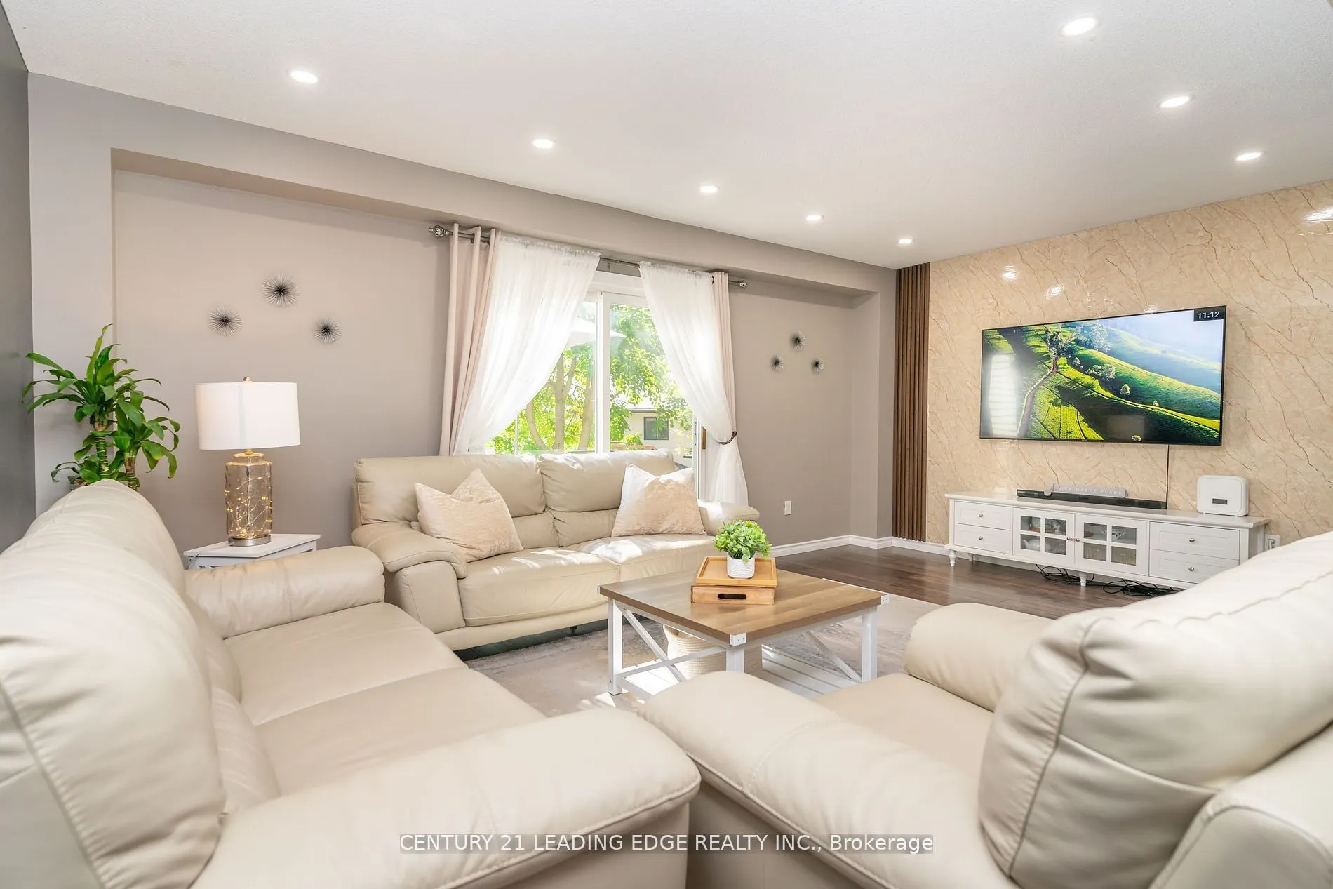 505 Lancelot Crescent