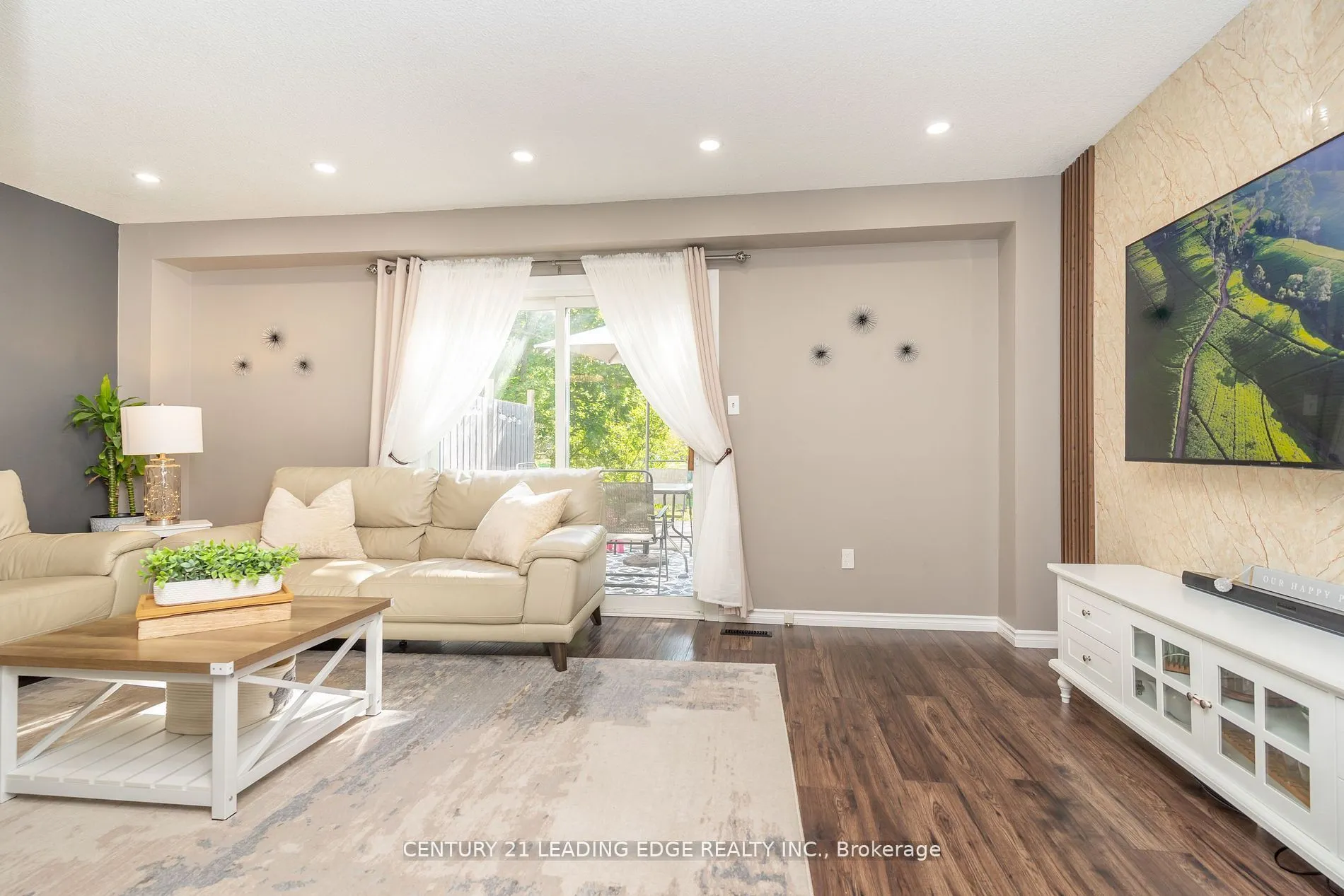 505 Lancelot Crescent