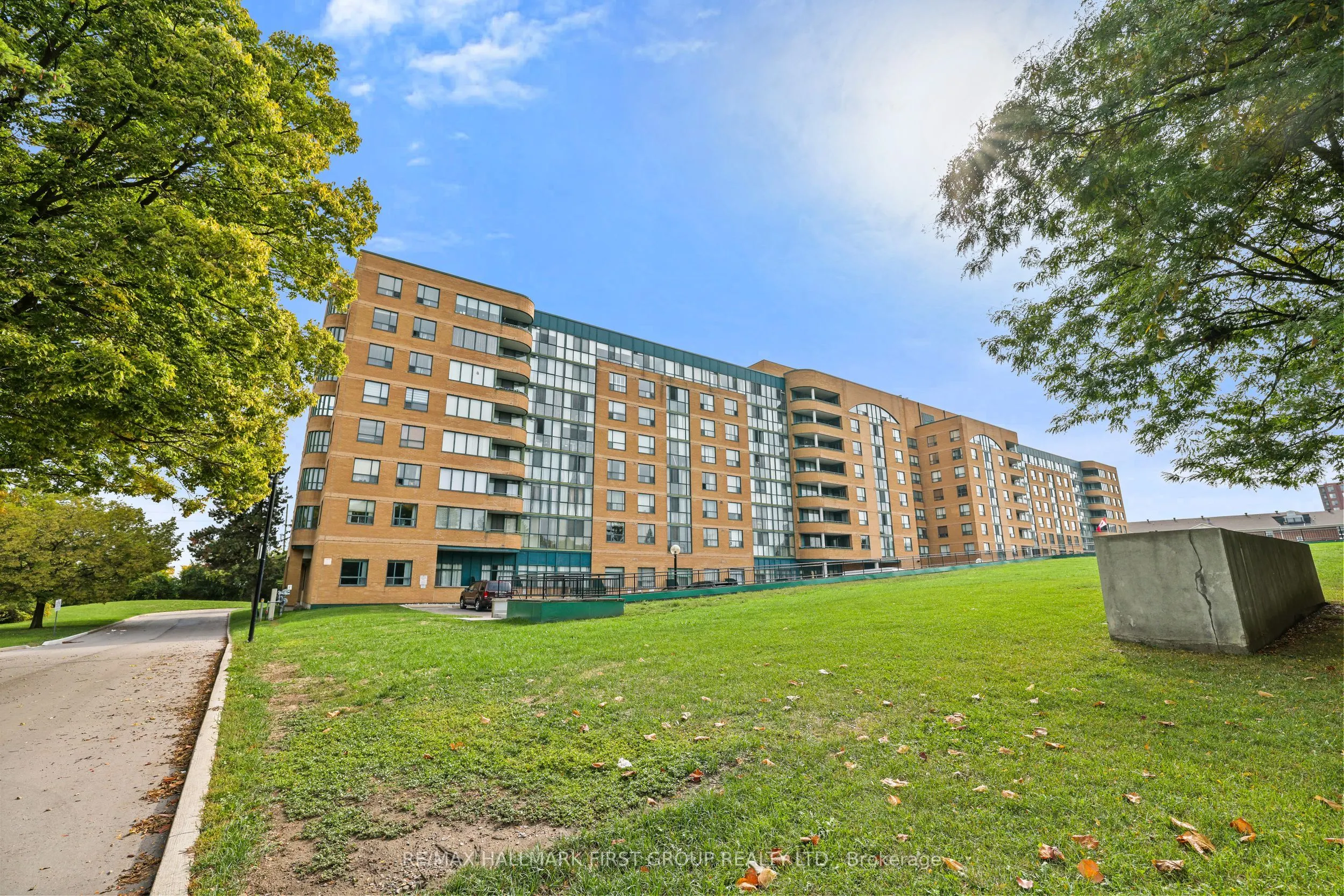 1665 Pickering Parkway, #610