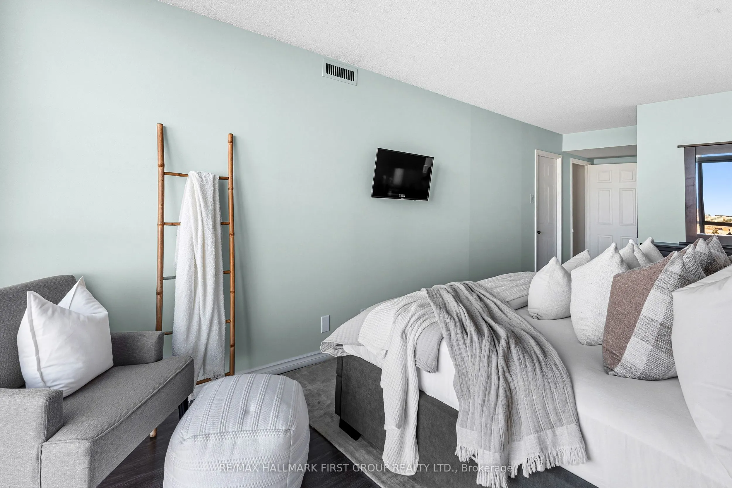 1665 Pickering Parkway, #610