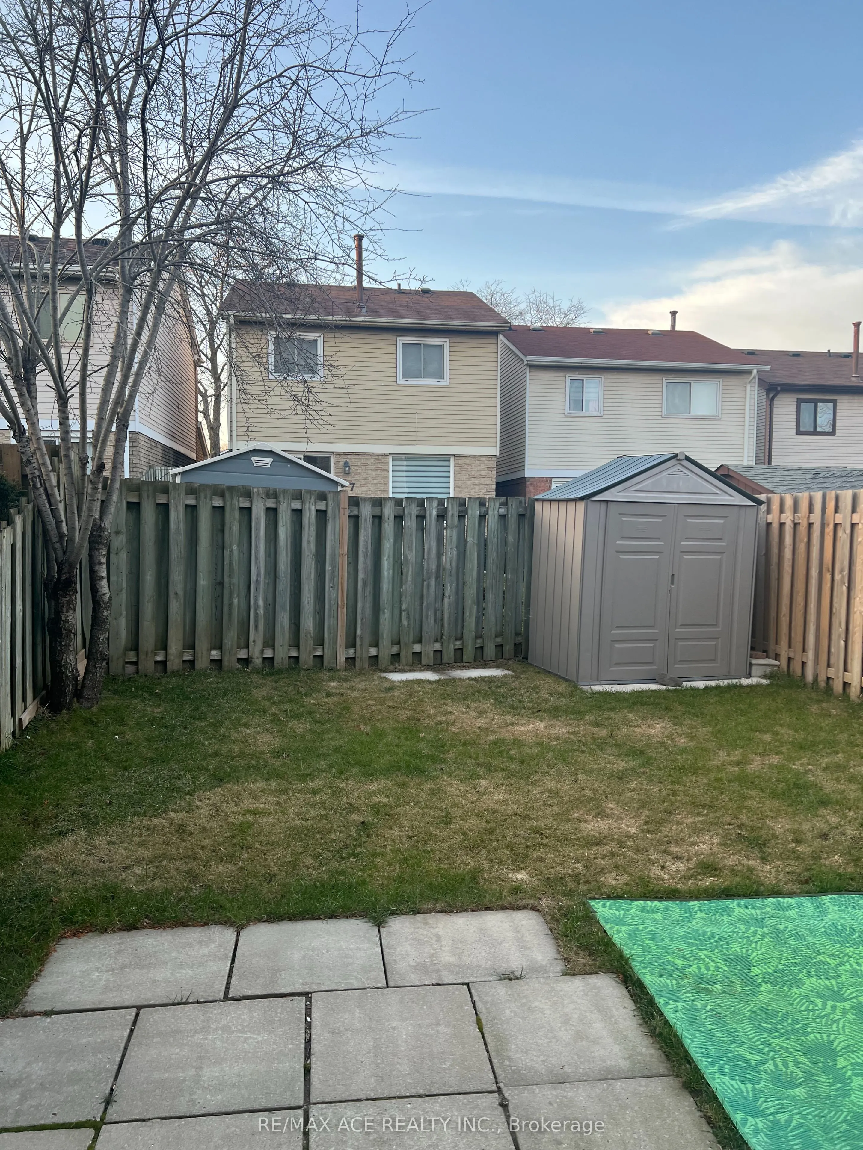 101 Greenfield Crescent