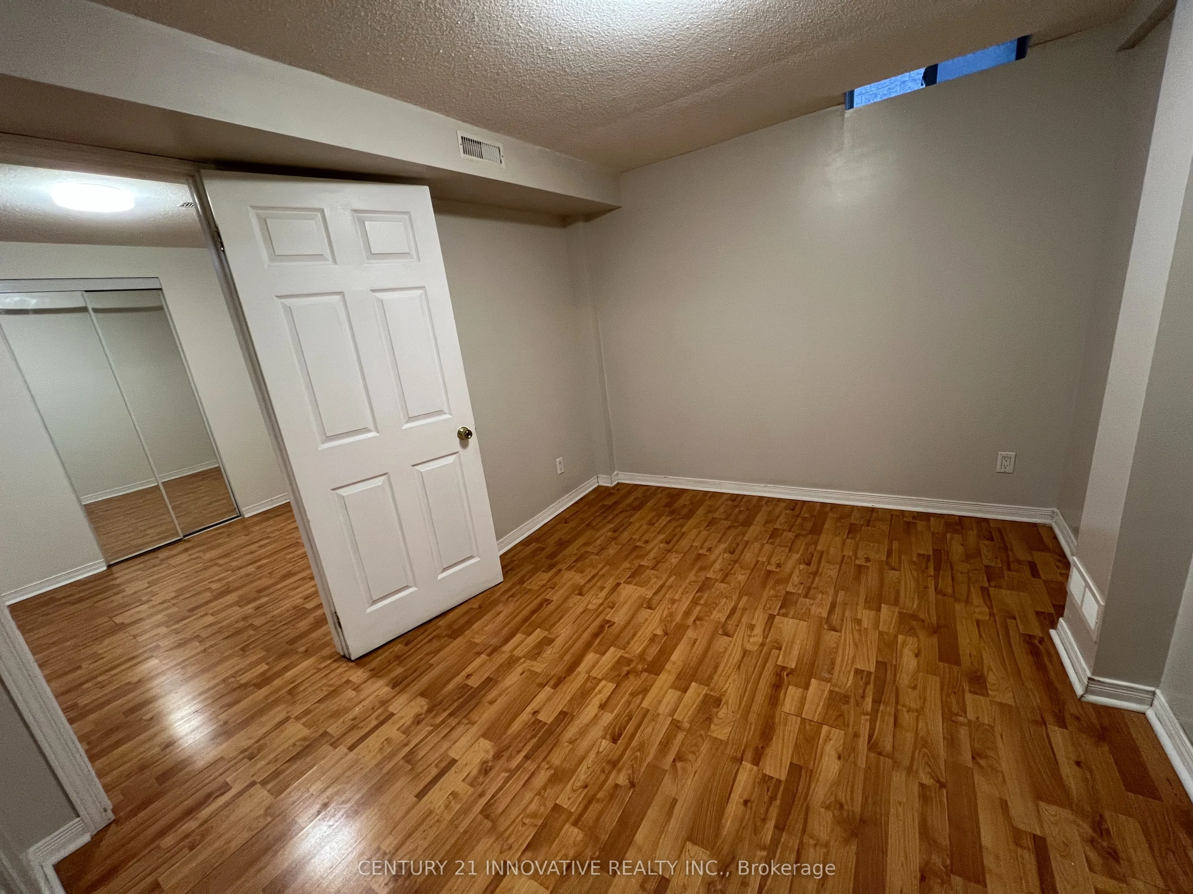 13 Grosbeak Crescent, #Basement