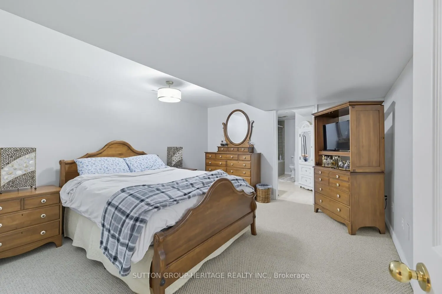 98 Hoile Drive