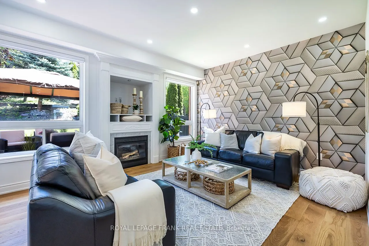 1533 Clearbrook Drive