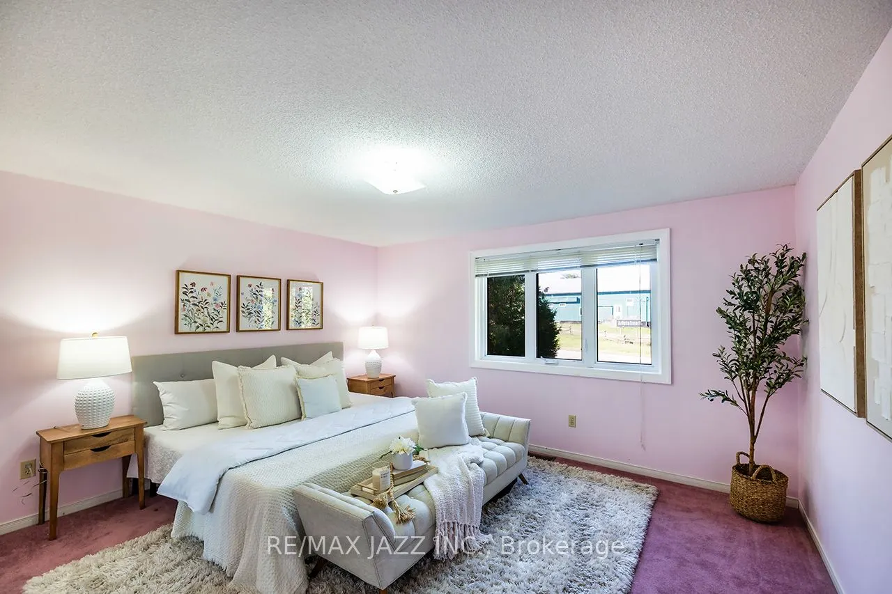 585 Myrtle Road W
