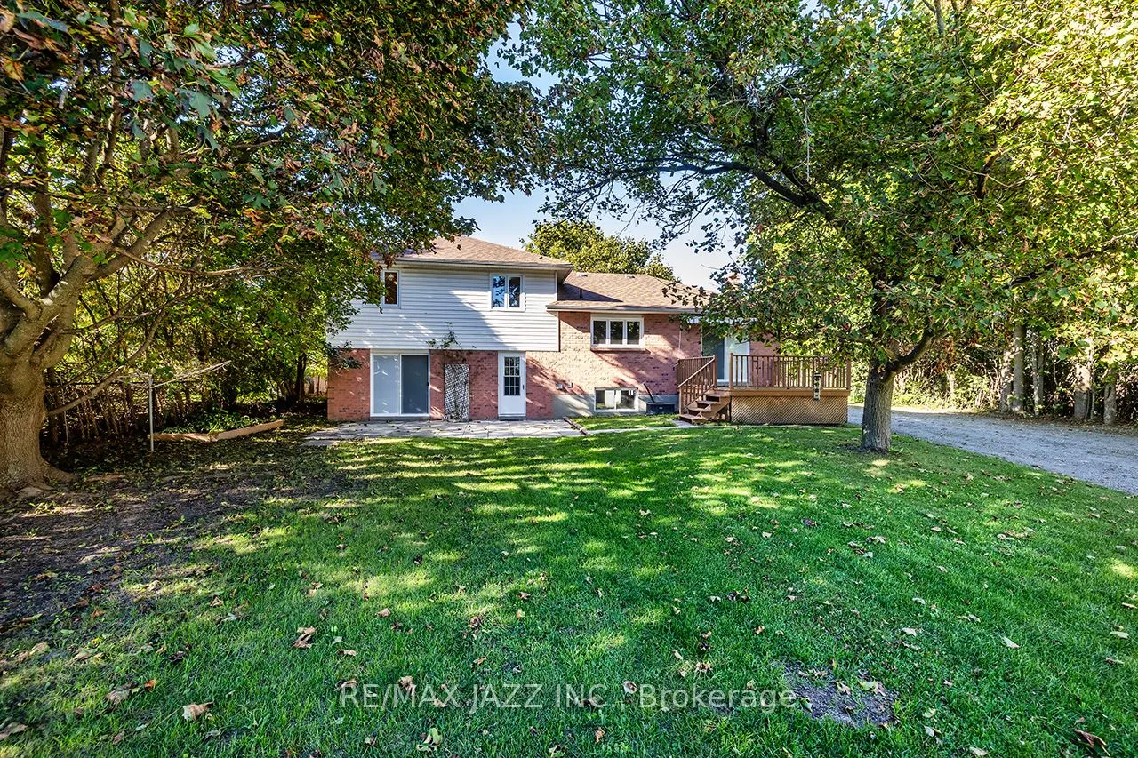 585 Myrtle Road W