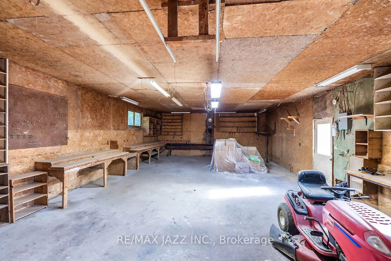585 Myrtle Road W